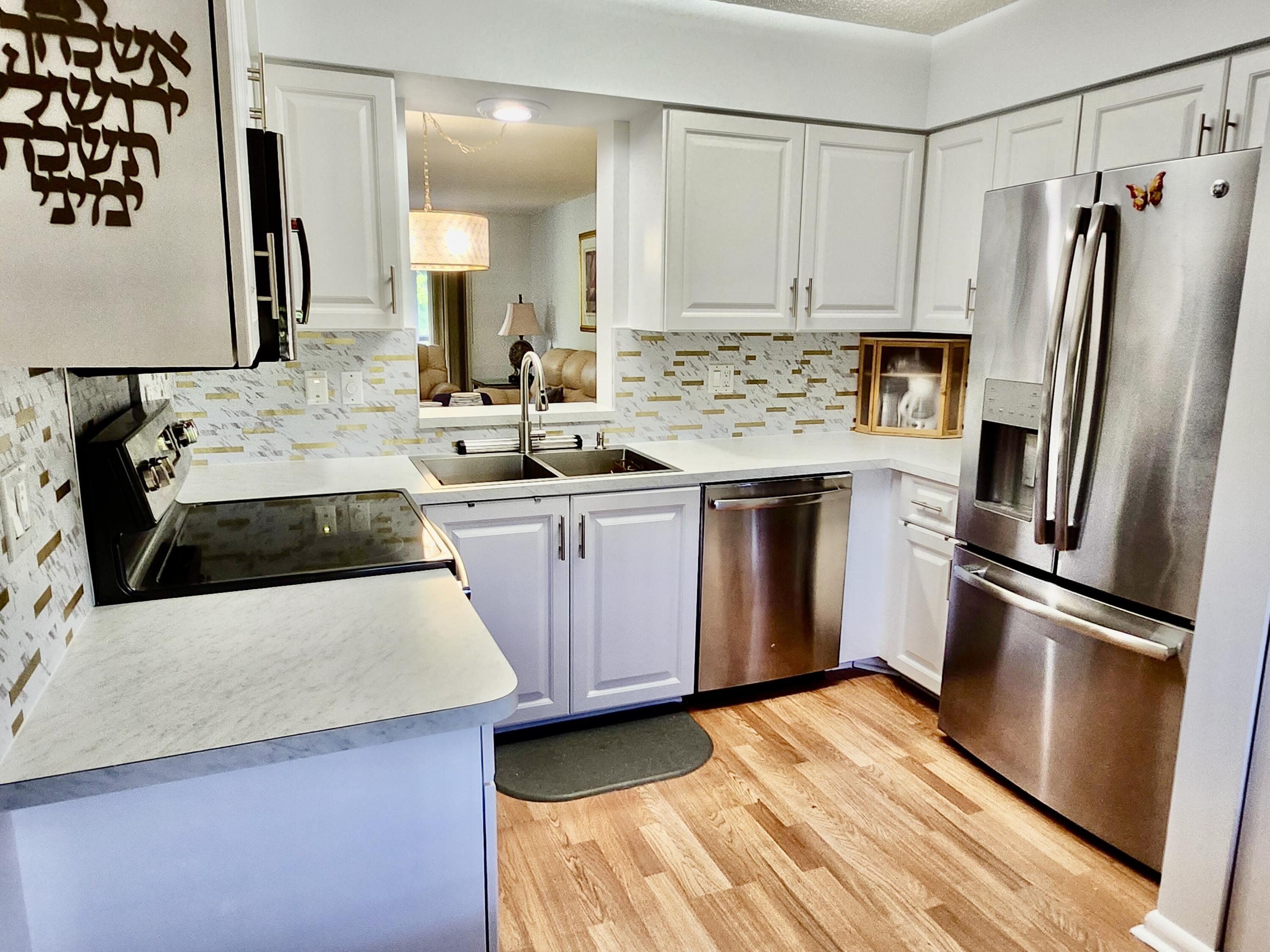 Property for Sale at 7185 Huntington Lane 405, Delray Beach, Palm Beach County, Florida - Bedrooms: 2 
Bathrooms: 2  - $224,000