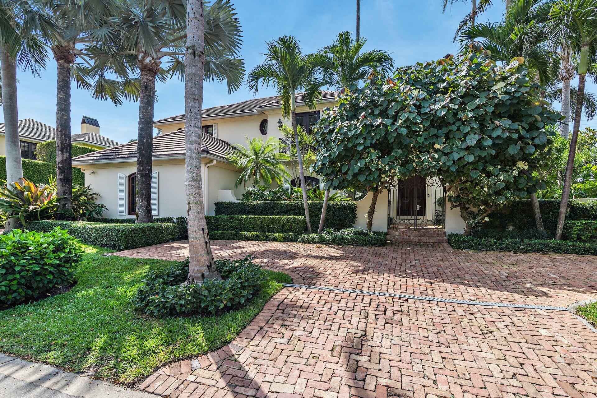 Photo 1 of 250 Country Club Road, Palm Beach, Florida, $9,100,000, Web #: 10752445