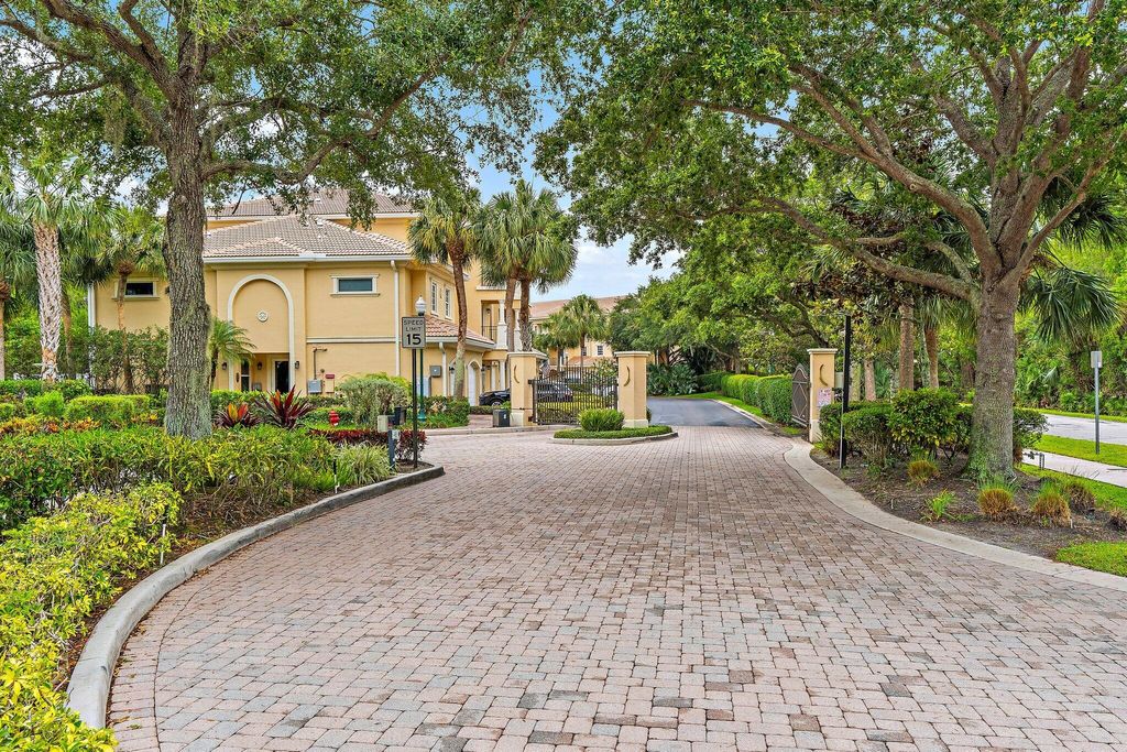 Photo of 12755 SE Old Cypress Drive, Hobe Sound, FL 33455 (MLS # RX-11090104)