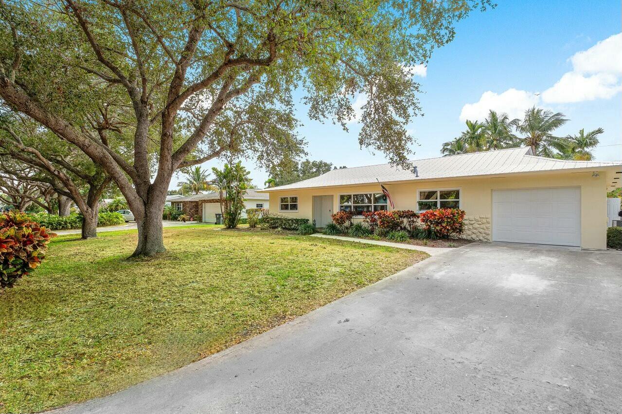 2430 Hope Lane, Palm Beach Gardens, Palm Beach County, Florida - 3 Bedrooms  
2 Bathrooms - 