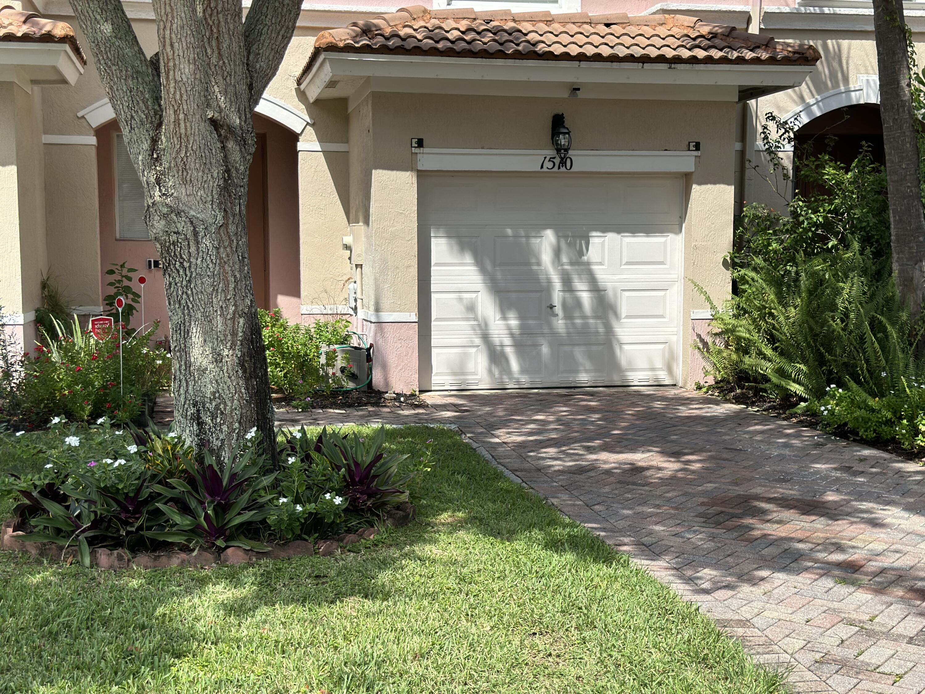 1510 Seminole Palms Drive, Greenacres, Palm Beach County, Florida - 2 Bedrooms  
2.5 Bathrooms - 