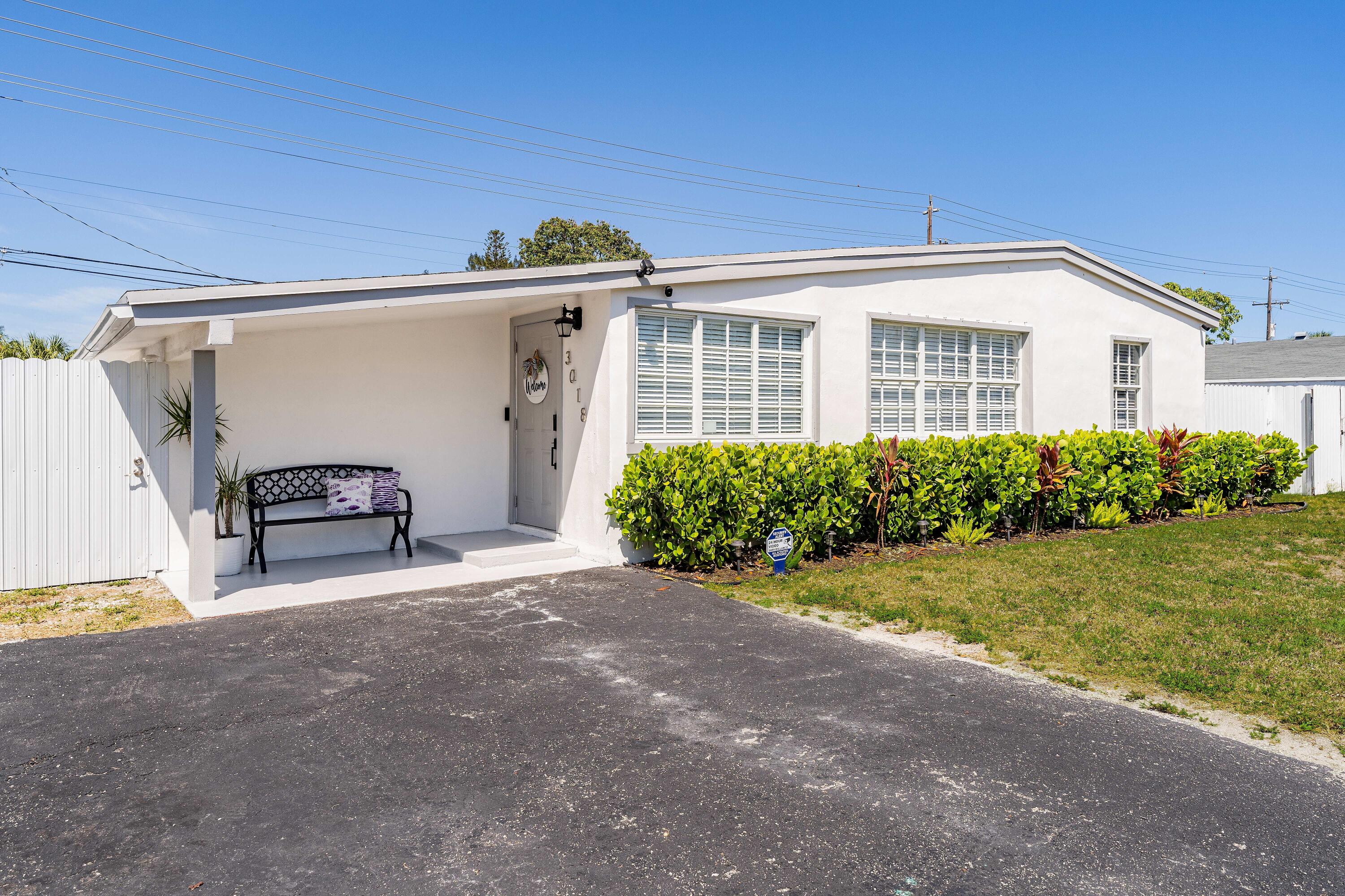 3018 French Avenue, Lake Worth, Palm Beach County, Florida - 2 Bedrooms  
1 Bathrooms - 