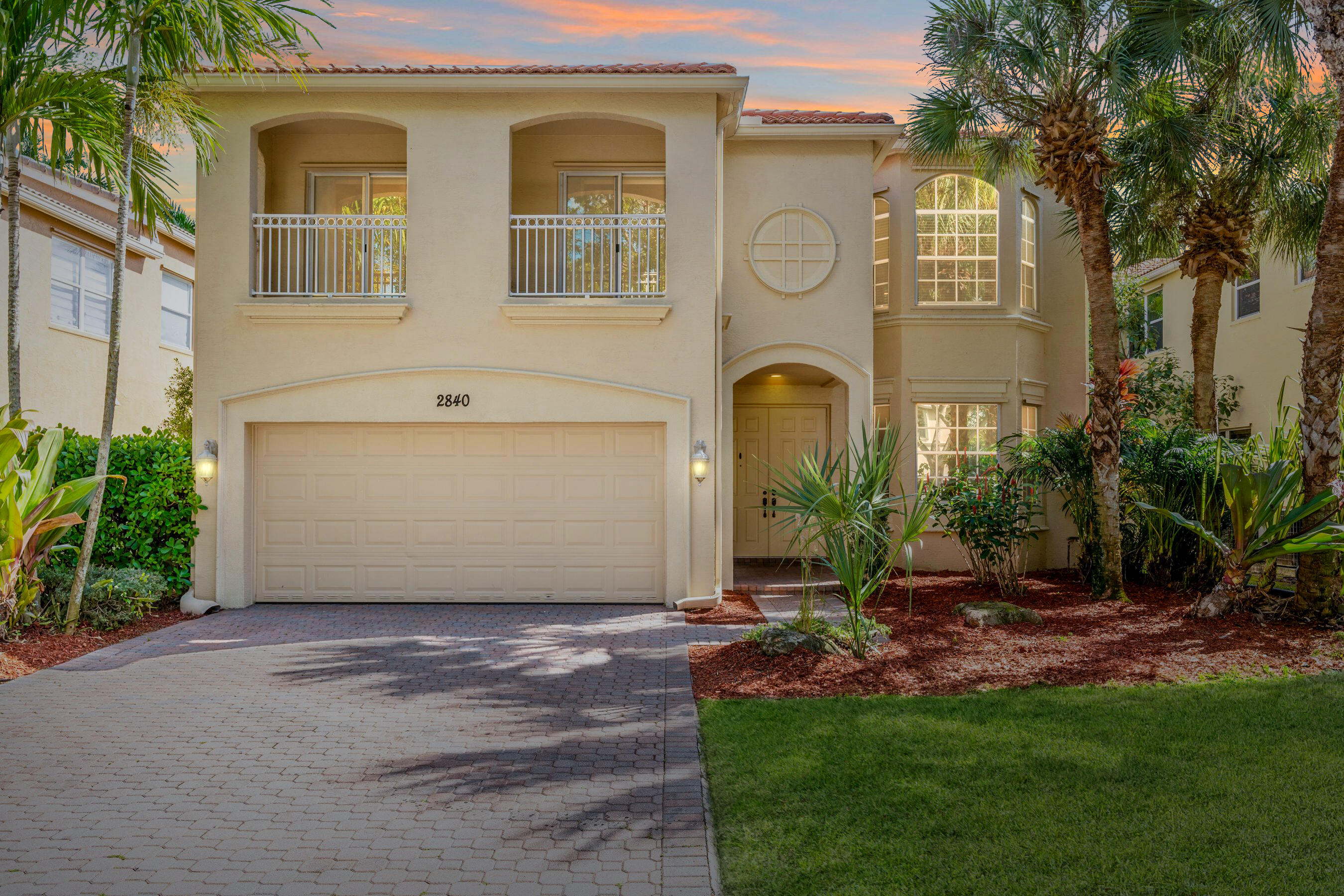 2840 Shaughnessy Drive, Wellington, Palm Beach County, Florida - 5 Bedrooms  
2.5 Bathrooms - 