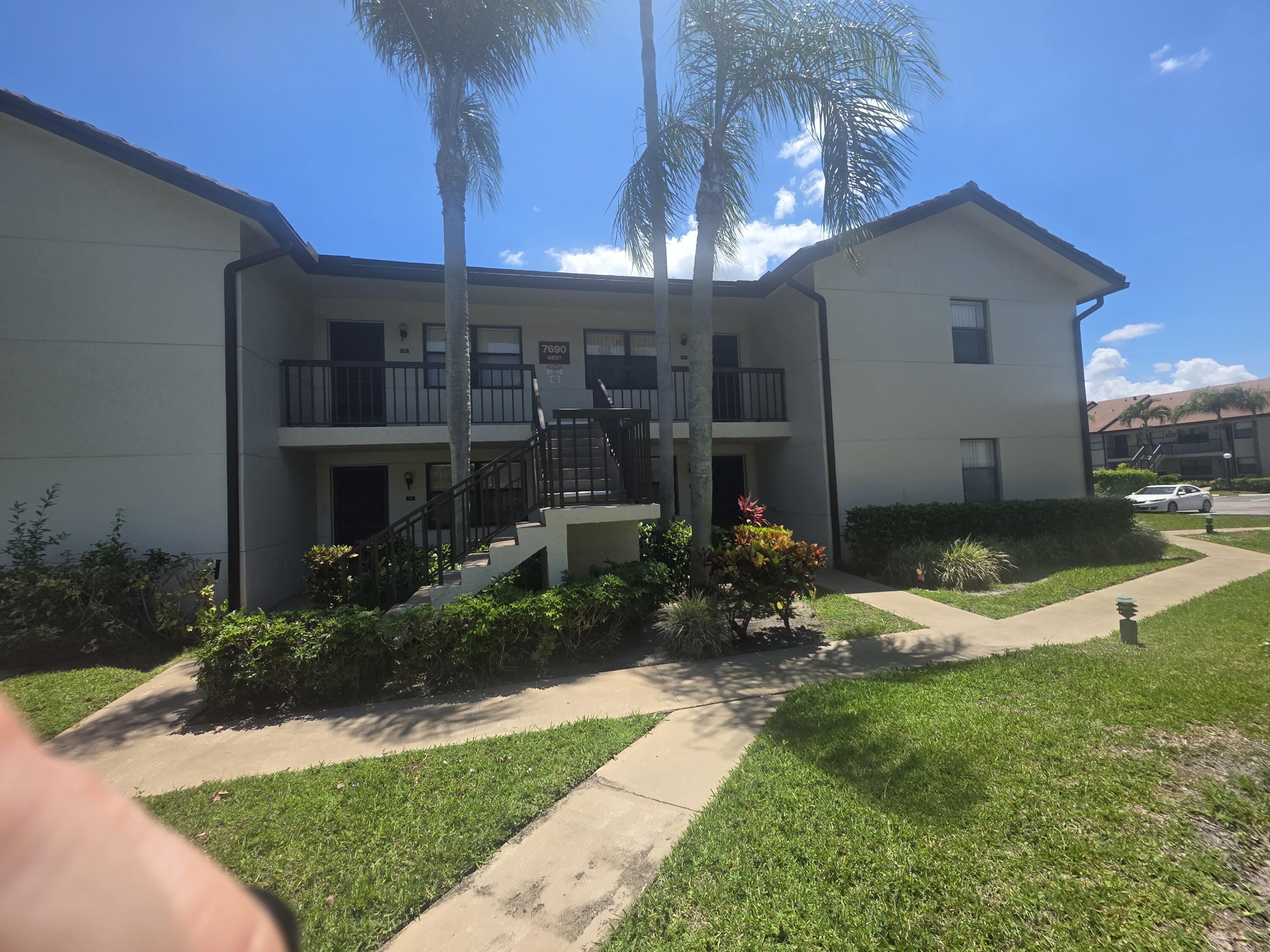 7690 Tahiti Lane 202, Lake Worth, Palm Beach County, Florida - 2 Bedrooms  
2 Bathrooms - 