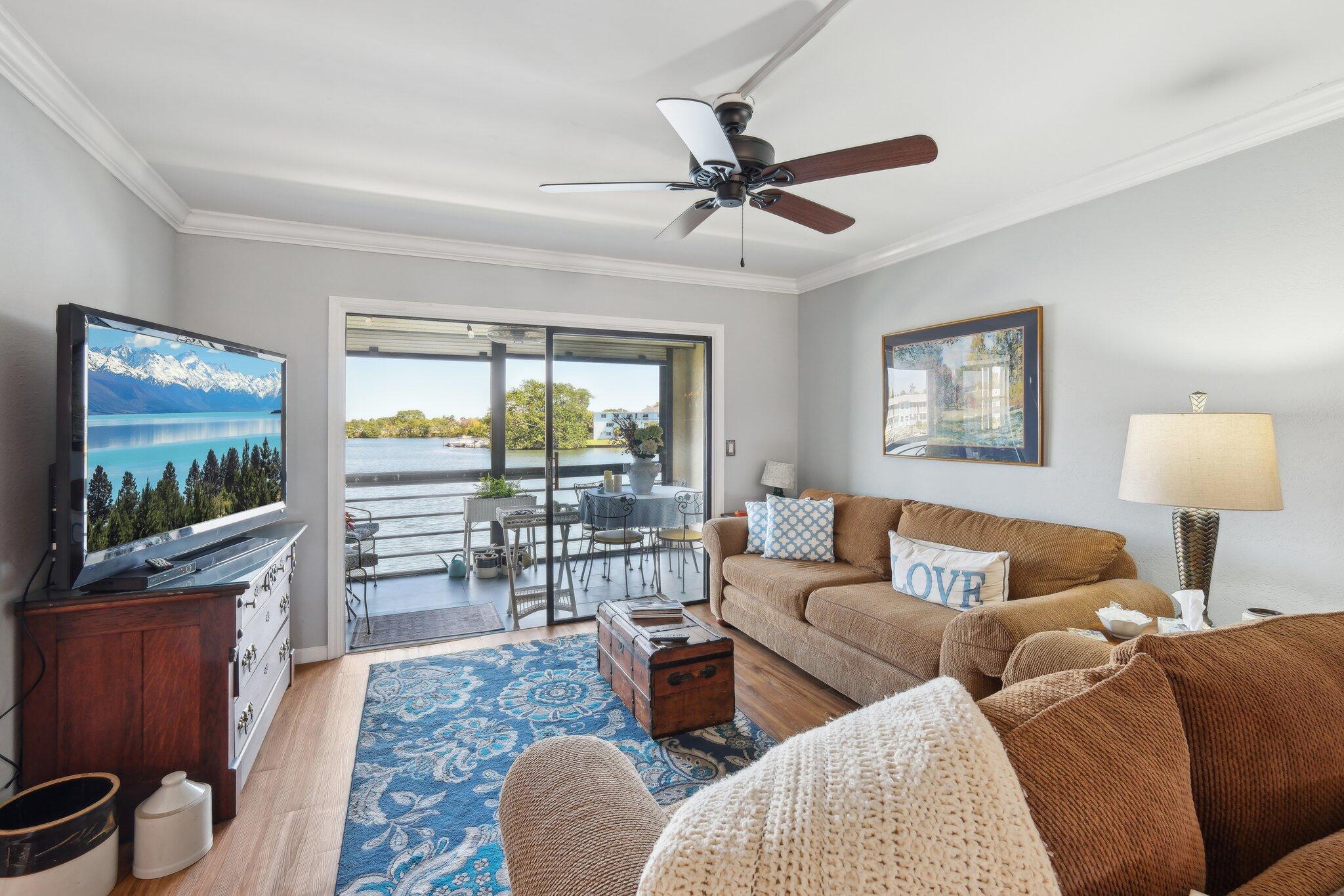 Property for Sale at 313 Lake Circle 212, North Palm Beach, Miami-Dade County, Florida - Bedrooms: 2 
Bathrooms: 2  - $450,000