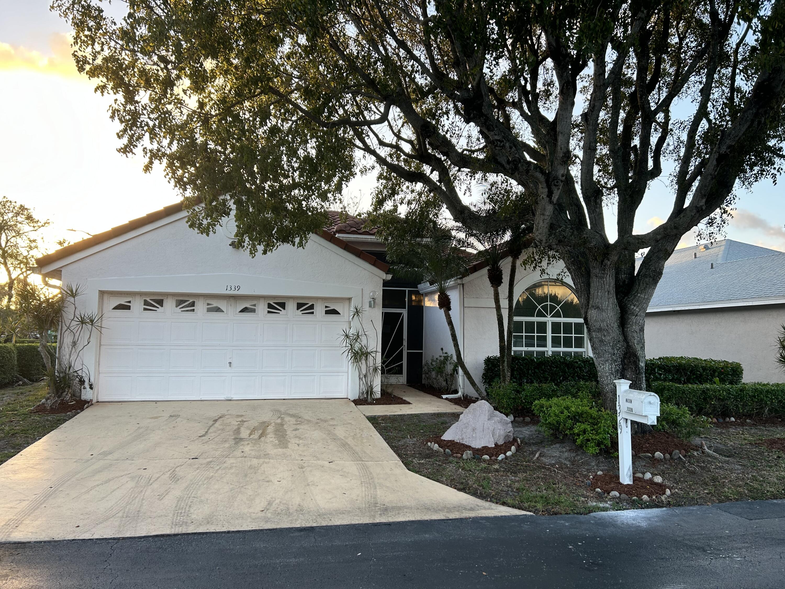 1339 Fairfax Circle, Boynton Beach, Palm Beach County, Florida - 3 Bedrooms  
2 Bathrooms - 