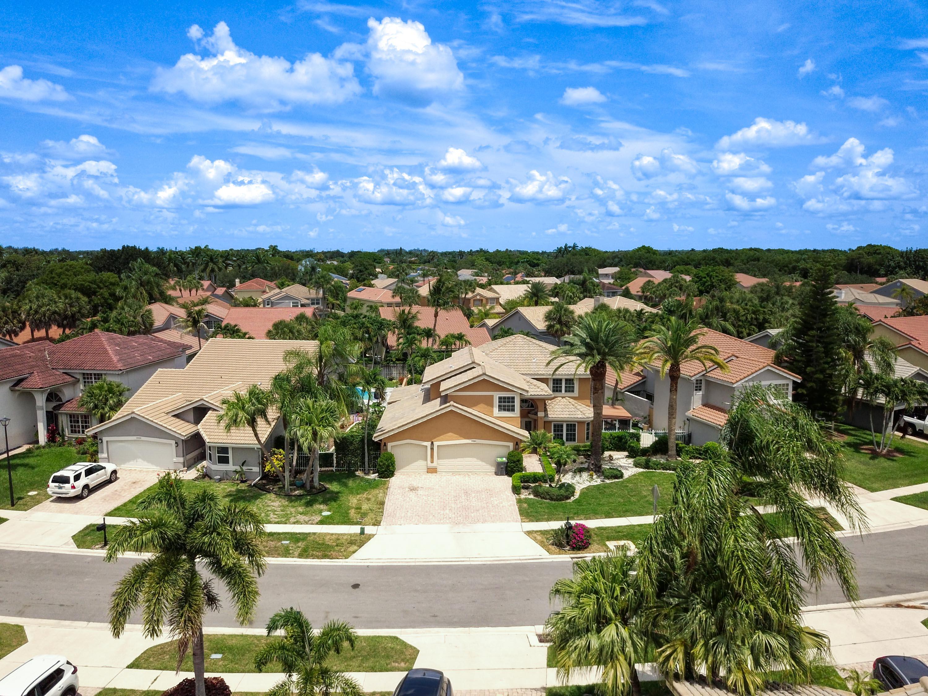 Property for Sale at 10341 Buena Ventura Drive, Boca Raton, Palm Beach County, Florida - Bedrooms: 5 
Bathrooms: 3.5  - $999,999