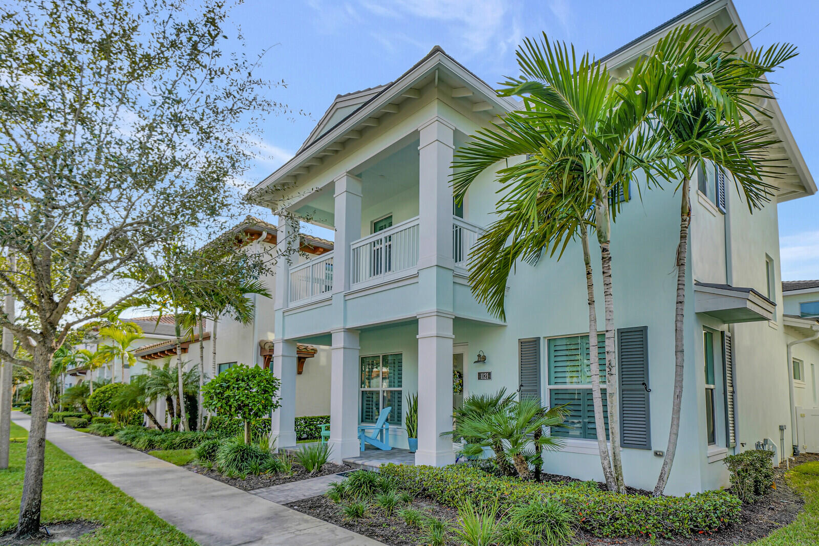 1121 Faulkner Terrace, Palm Beach Gardens, Palm Beach County, Florida - 4 Bedrooms  
4.5 Bathrooms - 