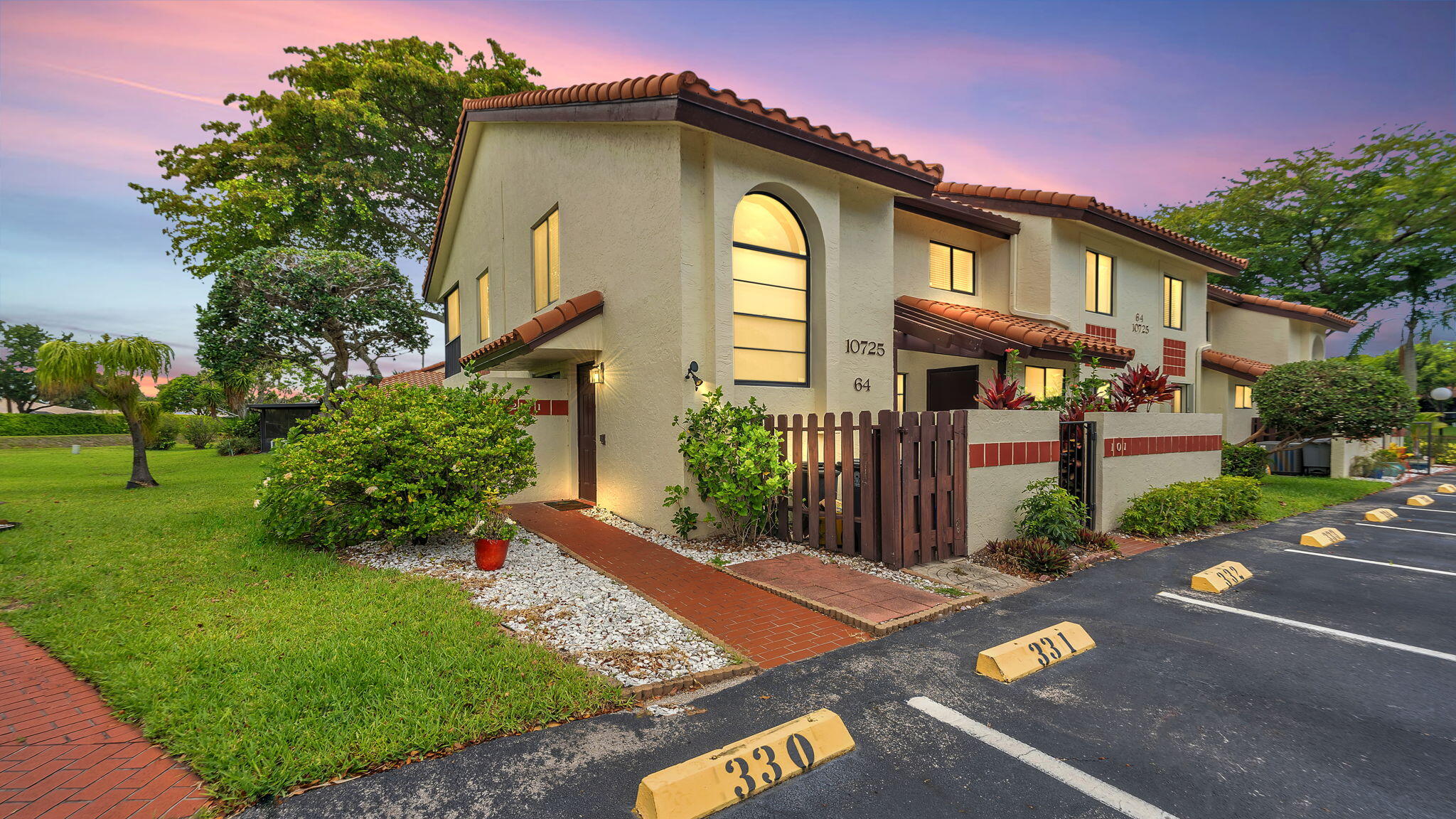 10725 Bahama Palm Way 201, Boynton Beach, Palm Beach County, Florida - 3 Bedrooms  
2 Bathrooms - 