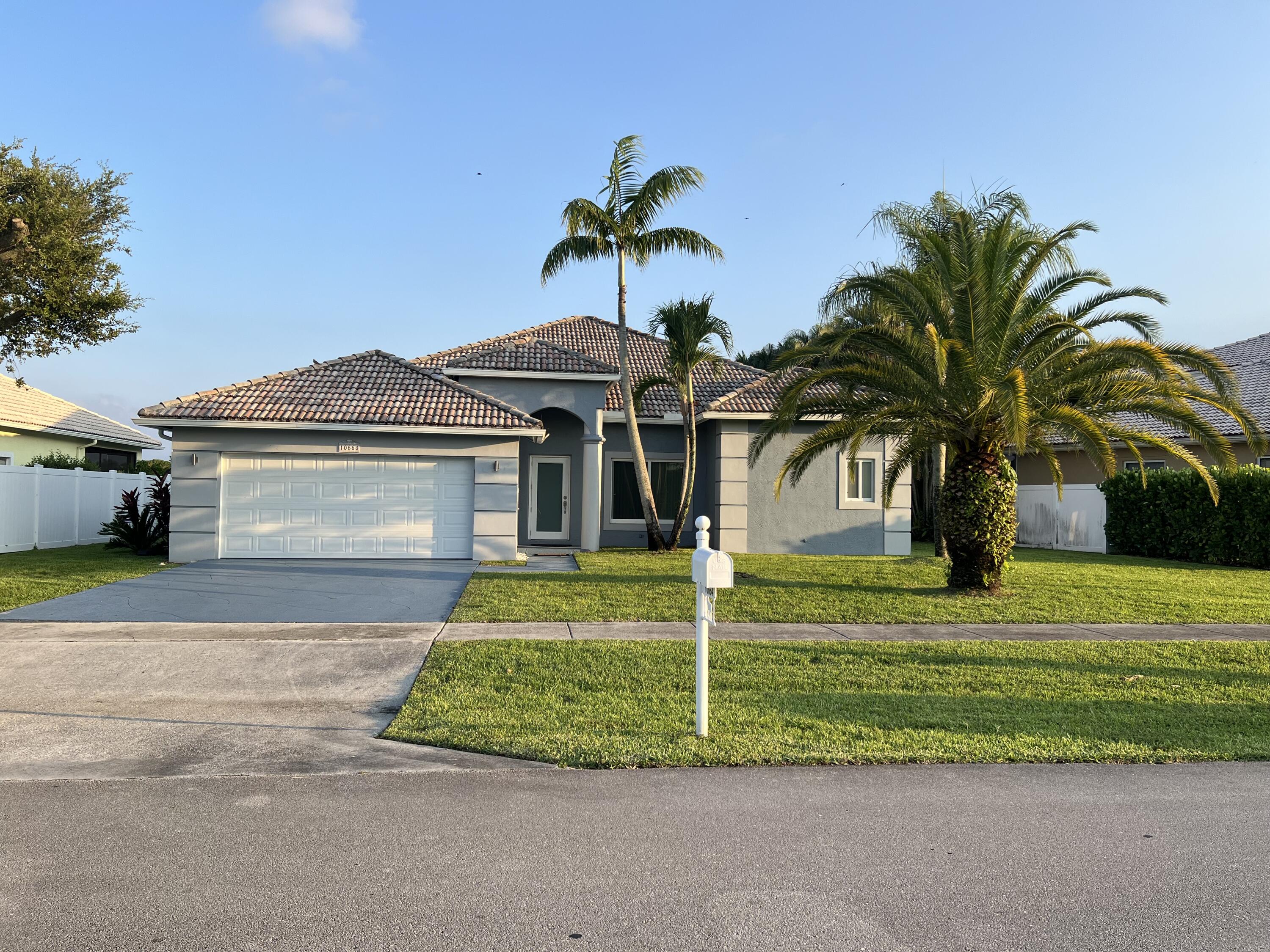 Property for Sale at 10664 Paso Fino Drive, Wellington, Palm Beach County, Florida - Bedrooms: 3 
Bathrooms: 2  - $800,000