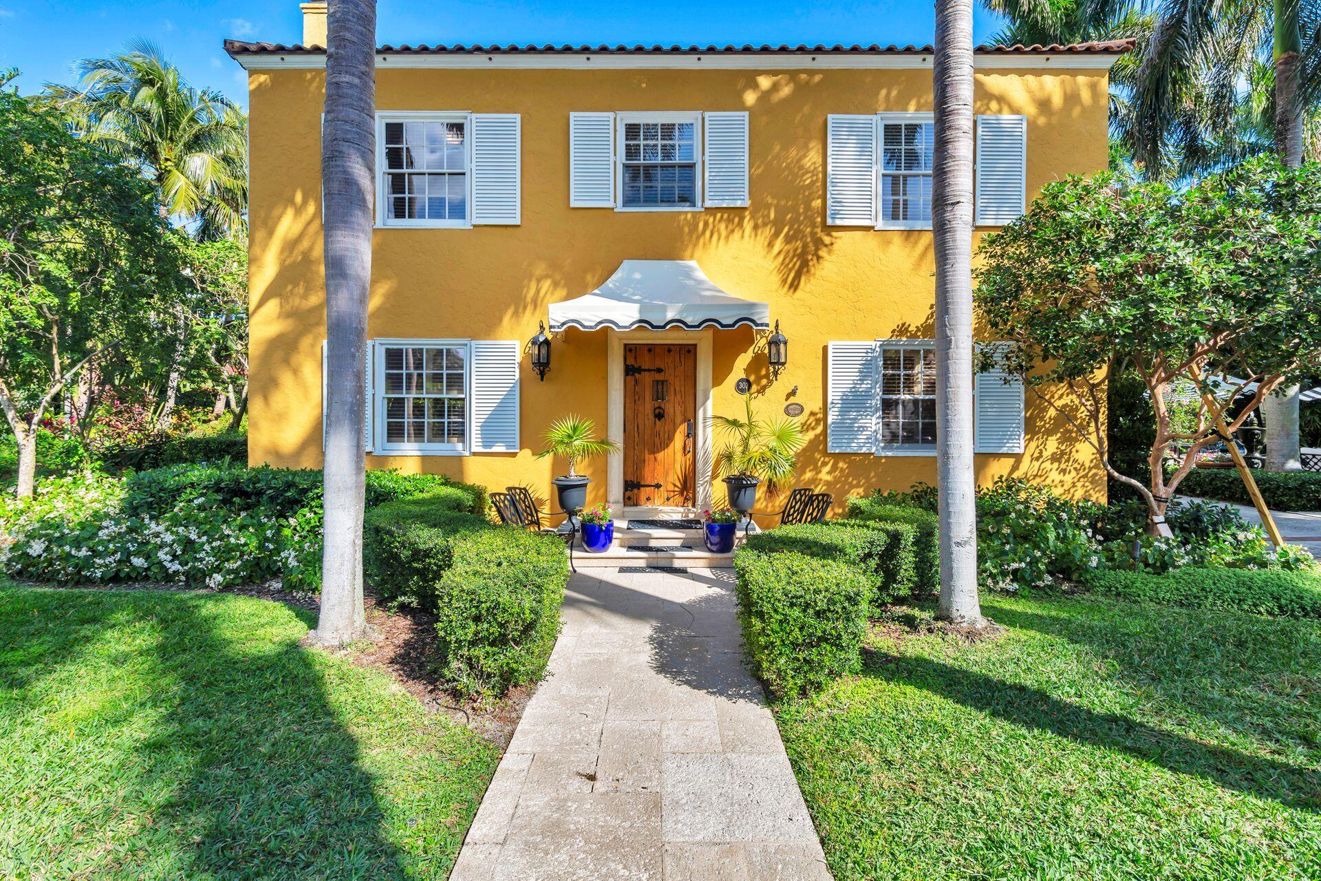 303 Marlborough Road, West Palm Beach, Palm Beach County, Florida - 4 Bedrooms  
2.5 Bathrooms - 