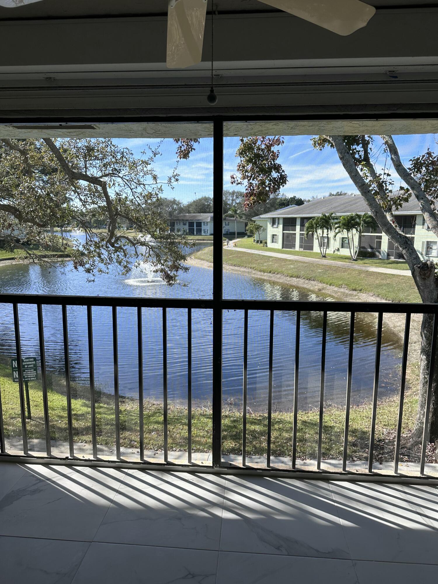 501 Sabal Ridge Circle G, Palm Beach Gardens, Palm Beach County, Florida - 2 Bedrooms  
2 Bathrooms - 