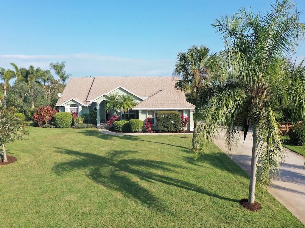 Photo of 1517 Eagles Circle, Sebastian, FL 32958 (MLS # RX-11103462)