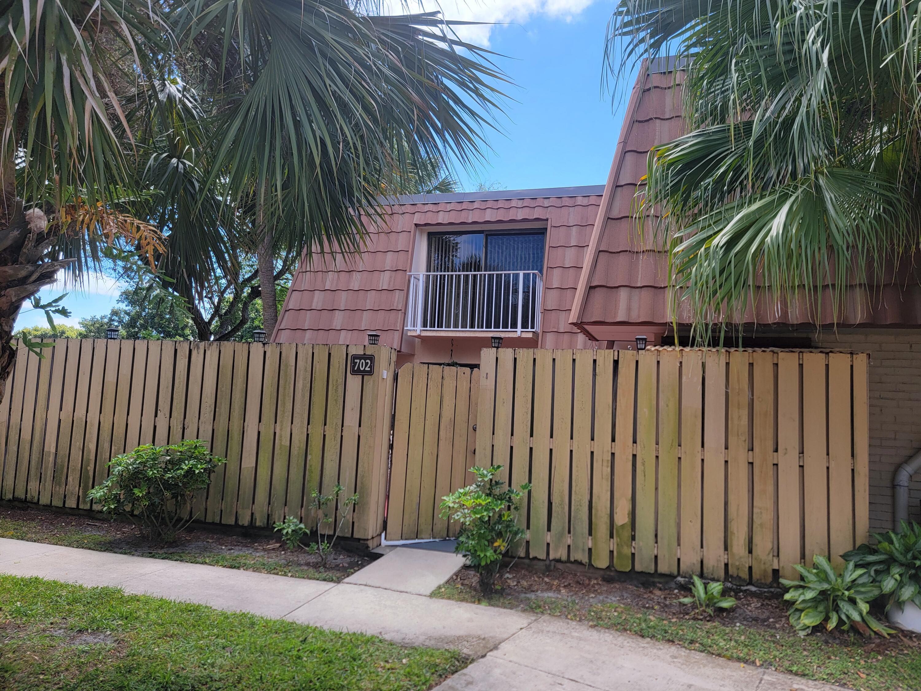 702 Mill Valley Pl Pl, West Palm Beach, Palm Beach County, Florida - 2 Bedrooms  
2.5 Bathrooms - 