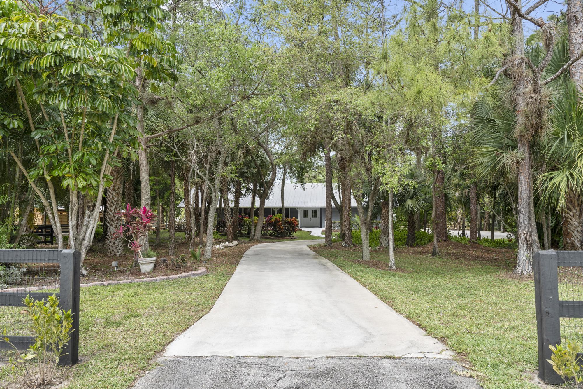 Property for Sale at 14831 Draft Horse Lane, Wellington, Palm Beach County, Florida - Bedrooms: 4 
Bathrooms: 4  - $2,390,000