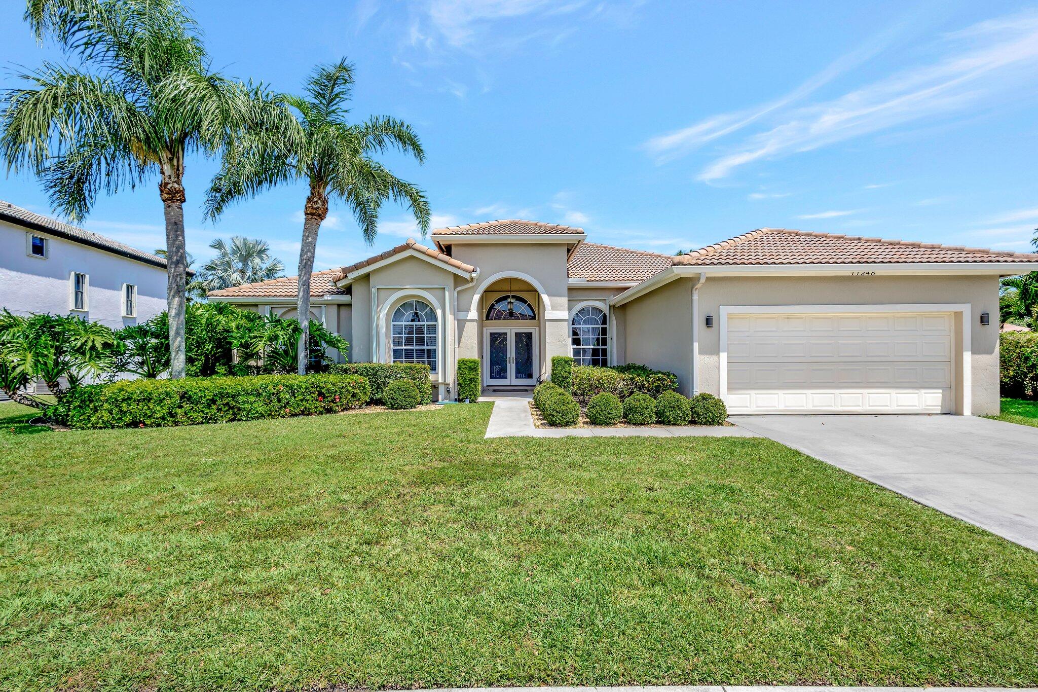 11248 Edgewater Circle, Wellington, Palm Beach County, Florida - 4 Bedrooms  
3 Bathrooms - 