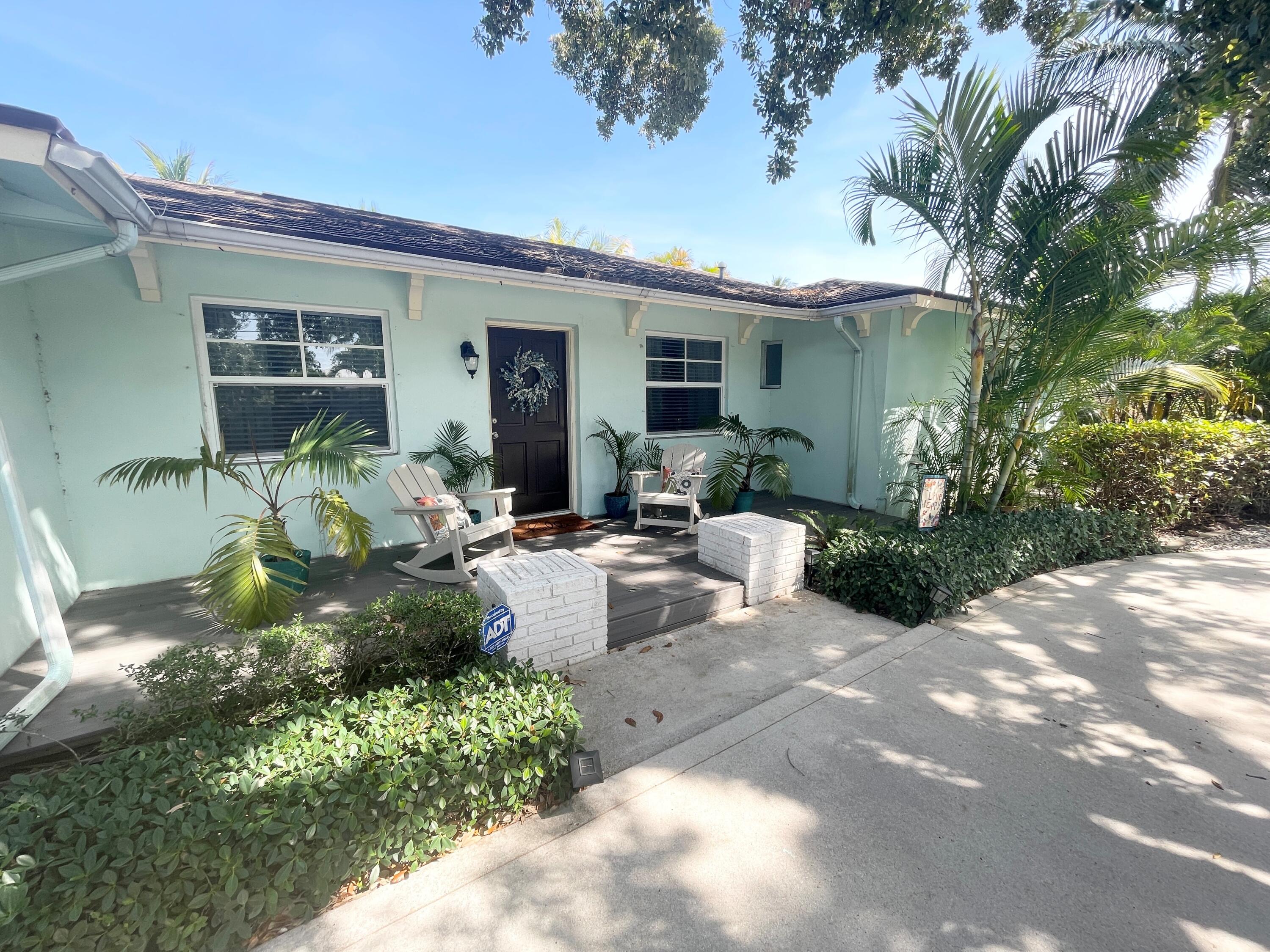 403 Riverside Drive, Tequesta, Palm Beach County, Florida - 3 Bedrooms  
3 Bathrooms - 