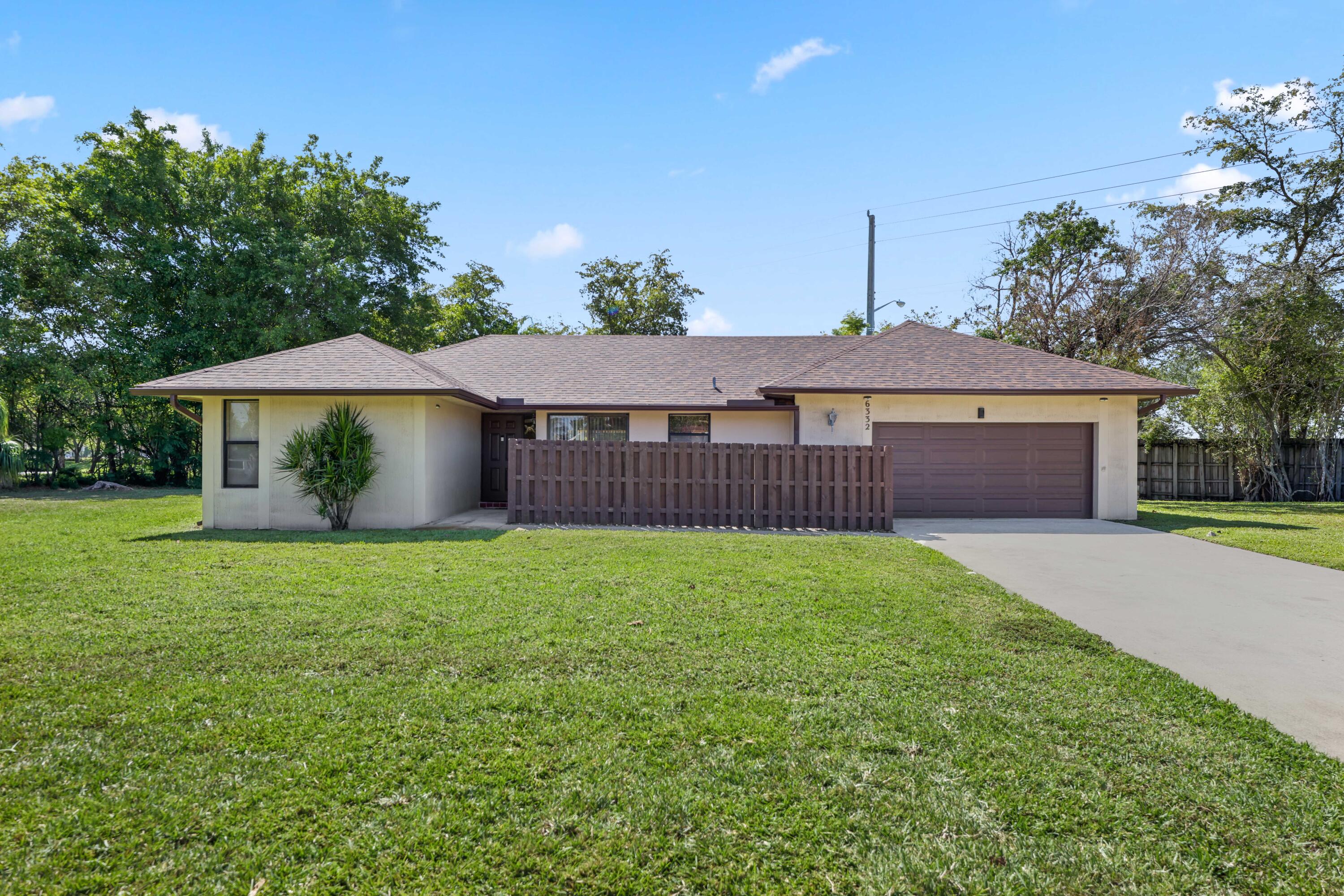 Property for Sale at 6332 Moonstone Way, Delray Beach, Palm Beach County, Florida - Bedrooms: 3 
Bathrooms: 2  - $390,000