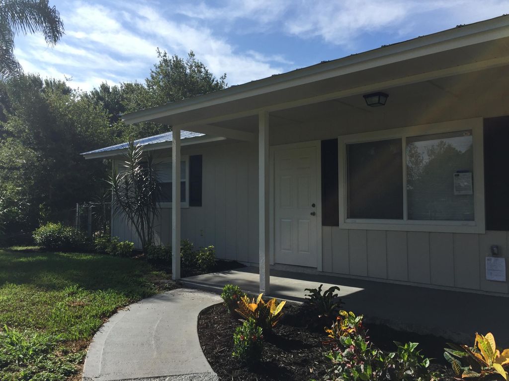 Photo of 377 Baysinger Avenue, Fort Pierce, FL 34982 (MLS # RX-10897412)