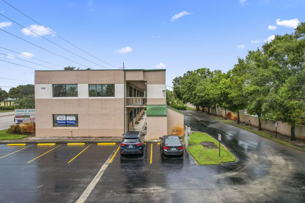 Photo of 725 SE Port Saint Lucie Boulevard #102, Port Saint Lucie, FL 34984 (MLS # RX-10923305)