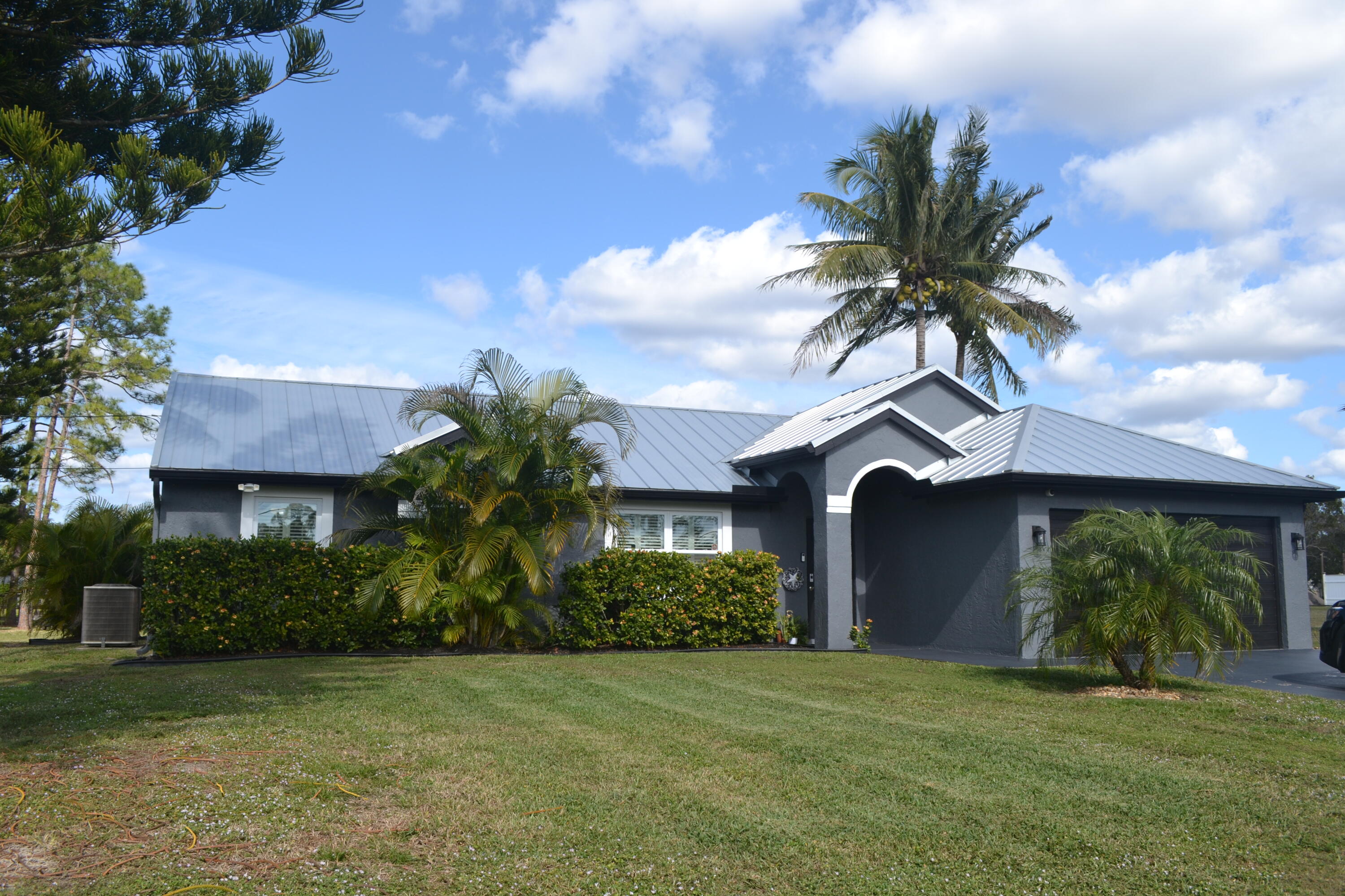 Property for Sale at 15211 95 Th Lane, West Palm Beach, Palm Beach County, Florida - Bedrooms: 3 
Bathrooms: 2  - $605,000
