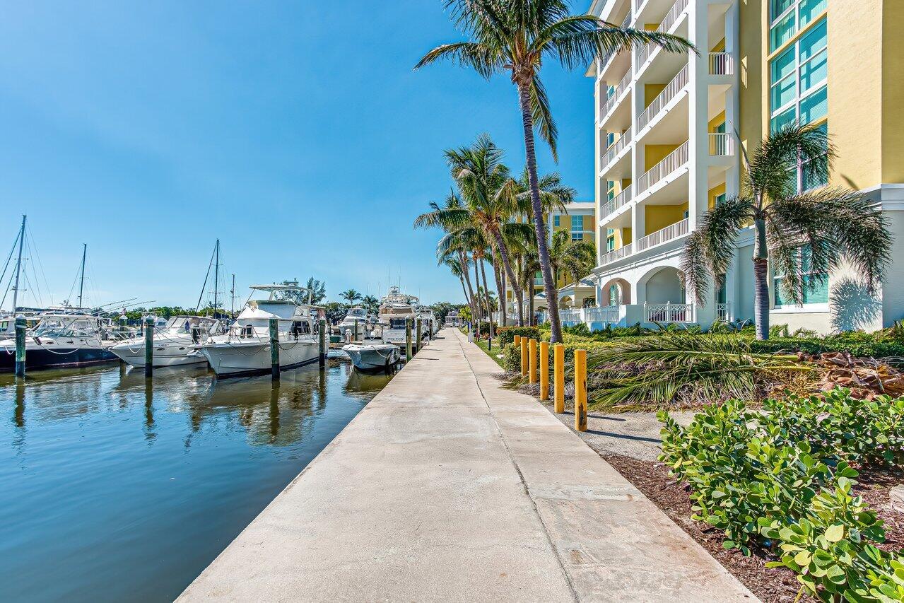 802 W Windward Way 217, Lantana, Palm Beach County, Florida - 3 Bedrooms  
2 Bathrooms - 