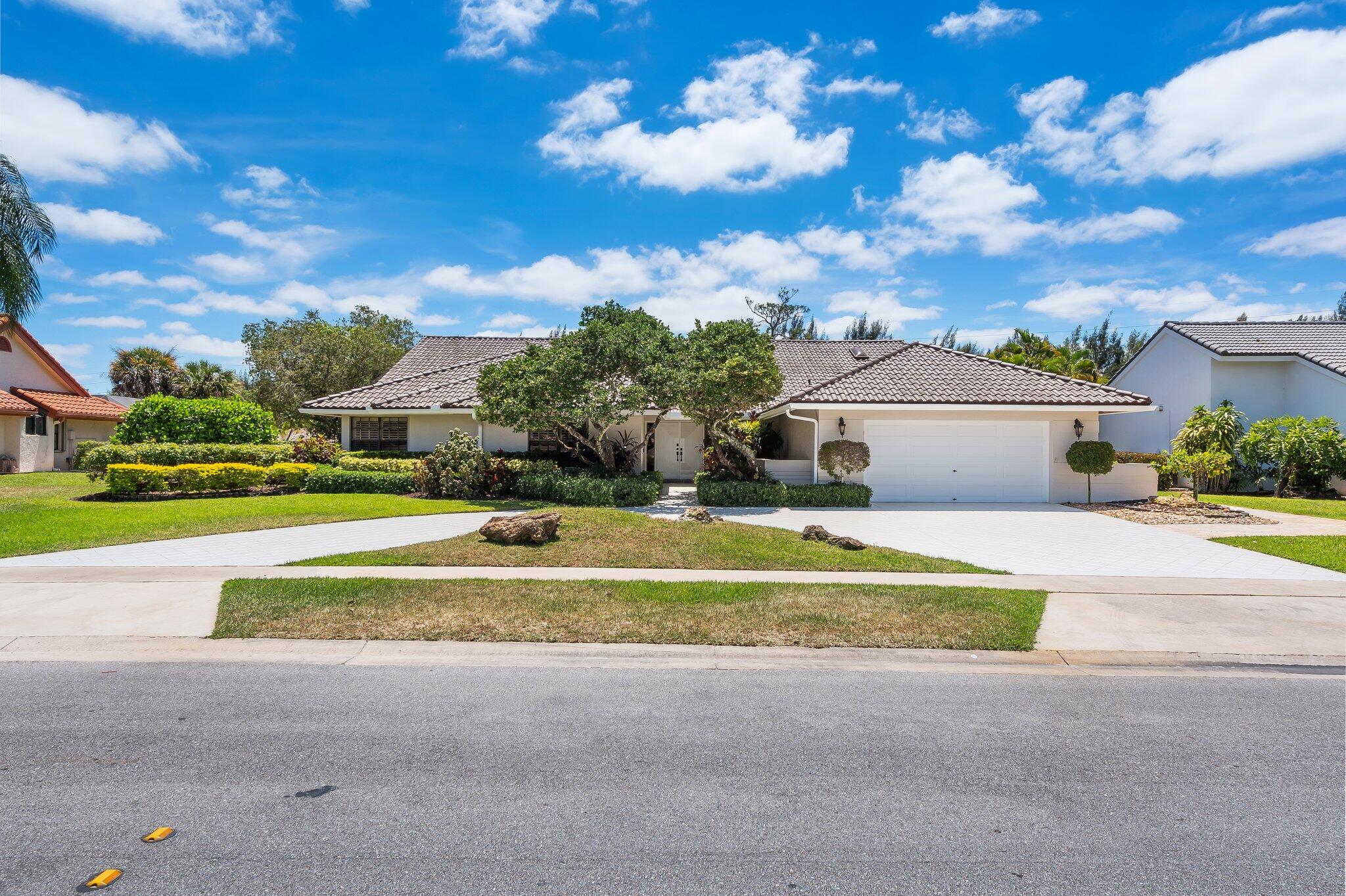 Property for Sale at 10710 Boca Woods Lane, Boca Raton, Palm Beach County, Florida - Bedrooms: 3 
Bathrooms: 2.5  - $1,150,000