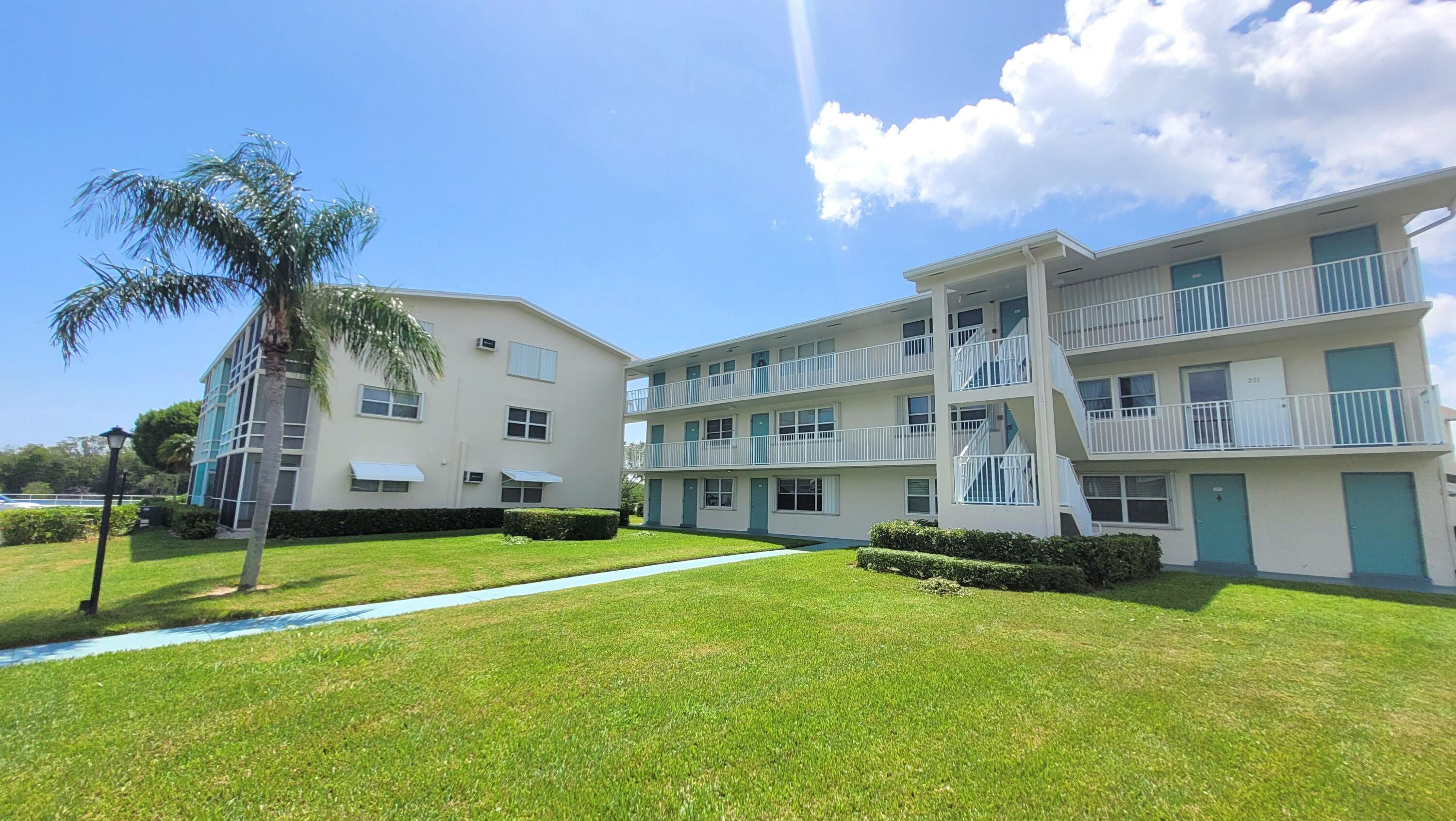 450 Horizons 202, Boynton Beach, Palm Beach County, Florida - 1 Bedrooms  
1.5 Bathrooms - 