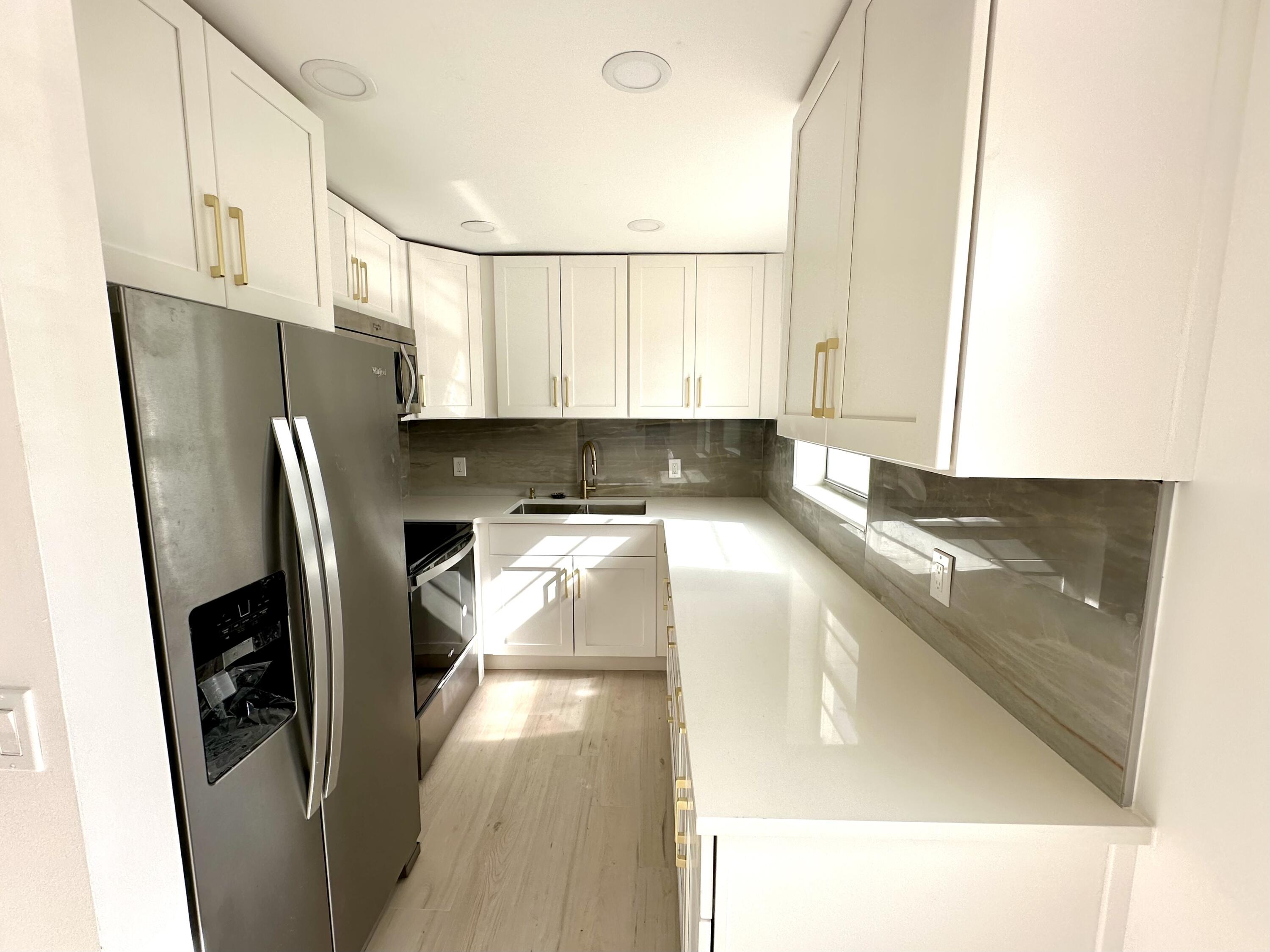 121 Sheffield F, West Palm Beach, Palm Beach County, Florida - 2 Bedrooms  
1.5 Bathrooms - 