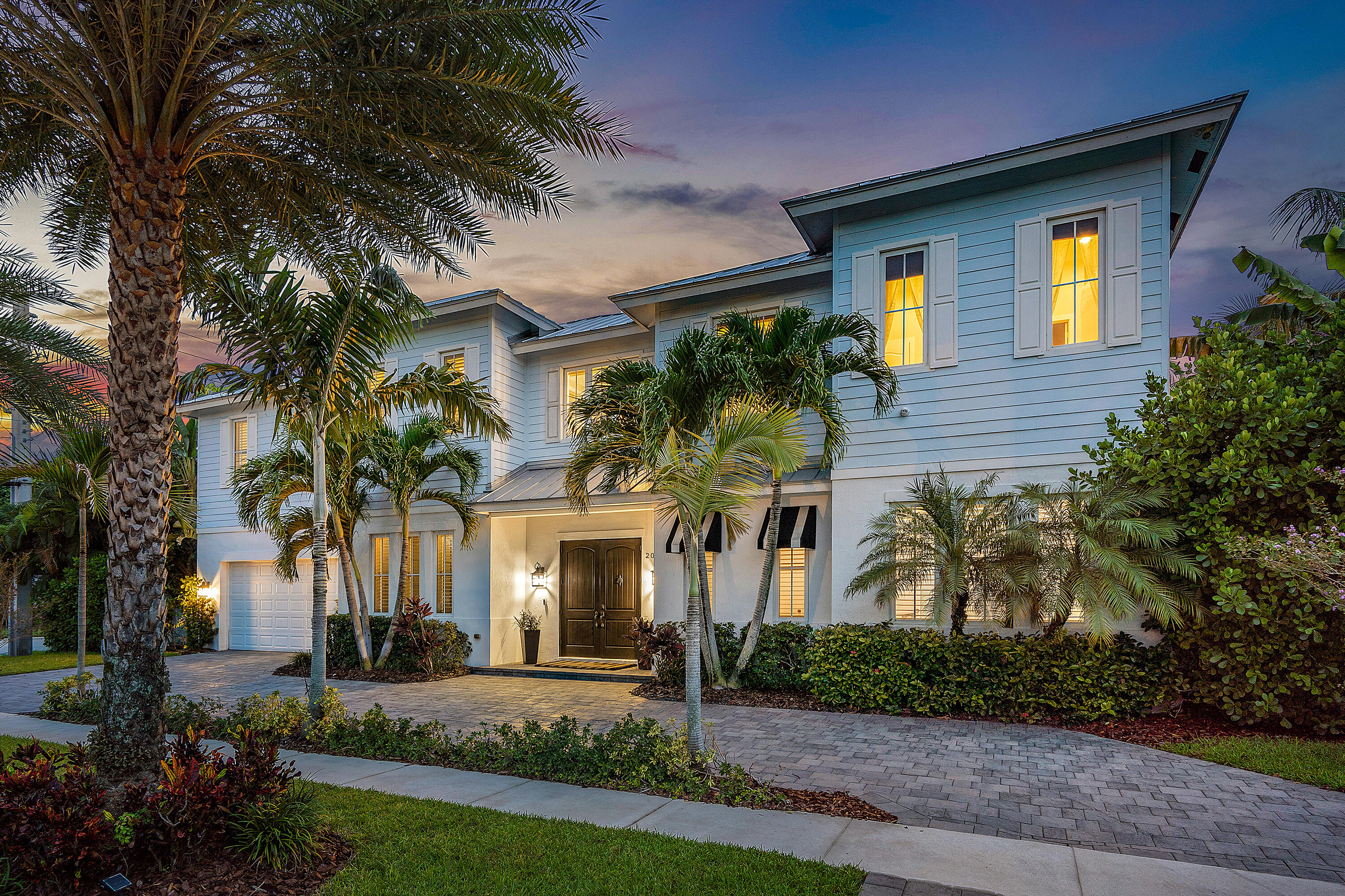 Property for Sale at 200 Nw 10th Street, Boca Raton, Palm Beach County, Florida - Bedrooms: 5 
Bathrooms: 5  - $2,995,000