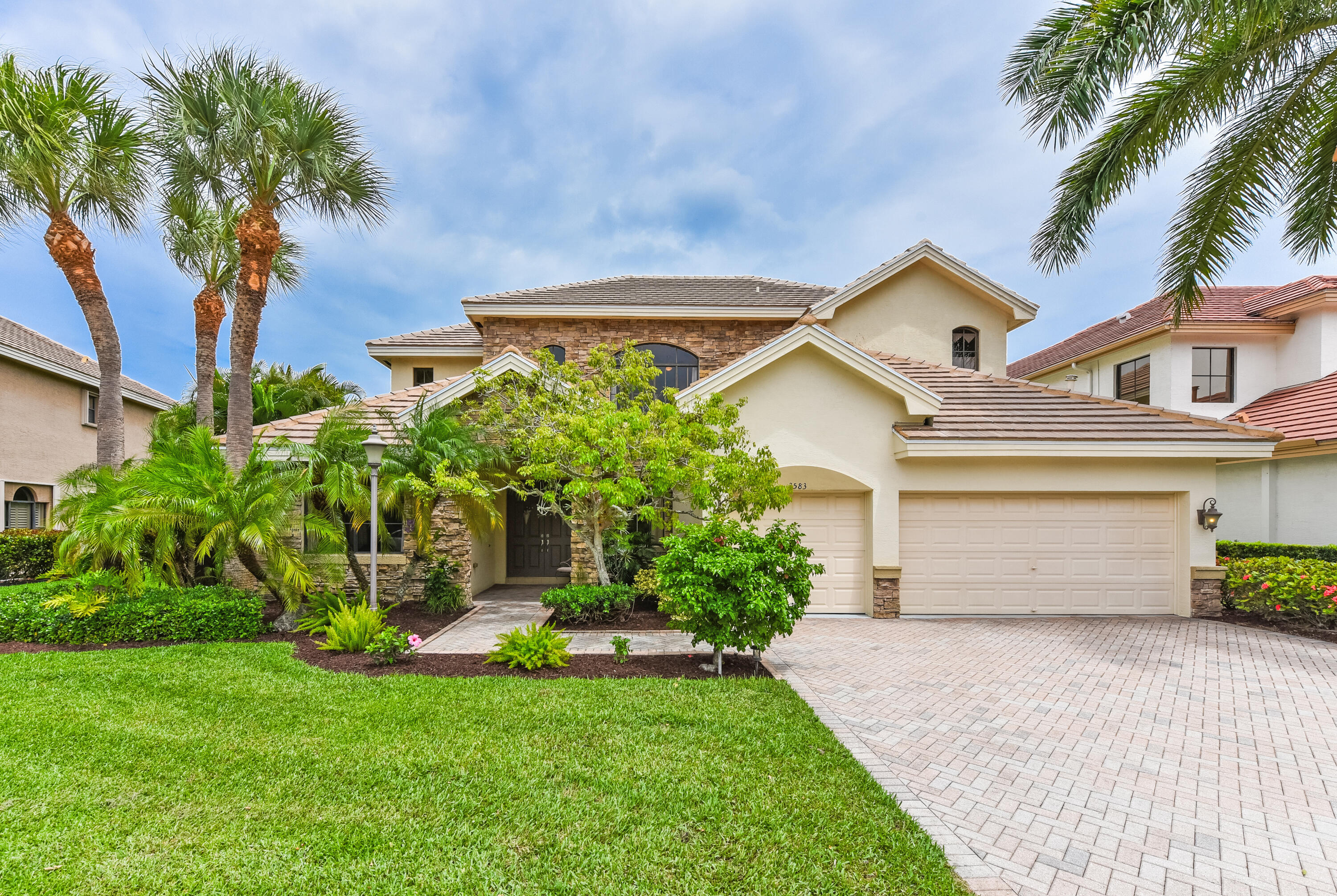 Property for Sale at 3583 Collonade Drive, Wellington, Palm Beach County, Florida - Bedrooms: 5 
Bathrooms: 5.5  - $1,170,000