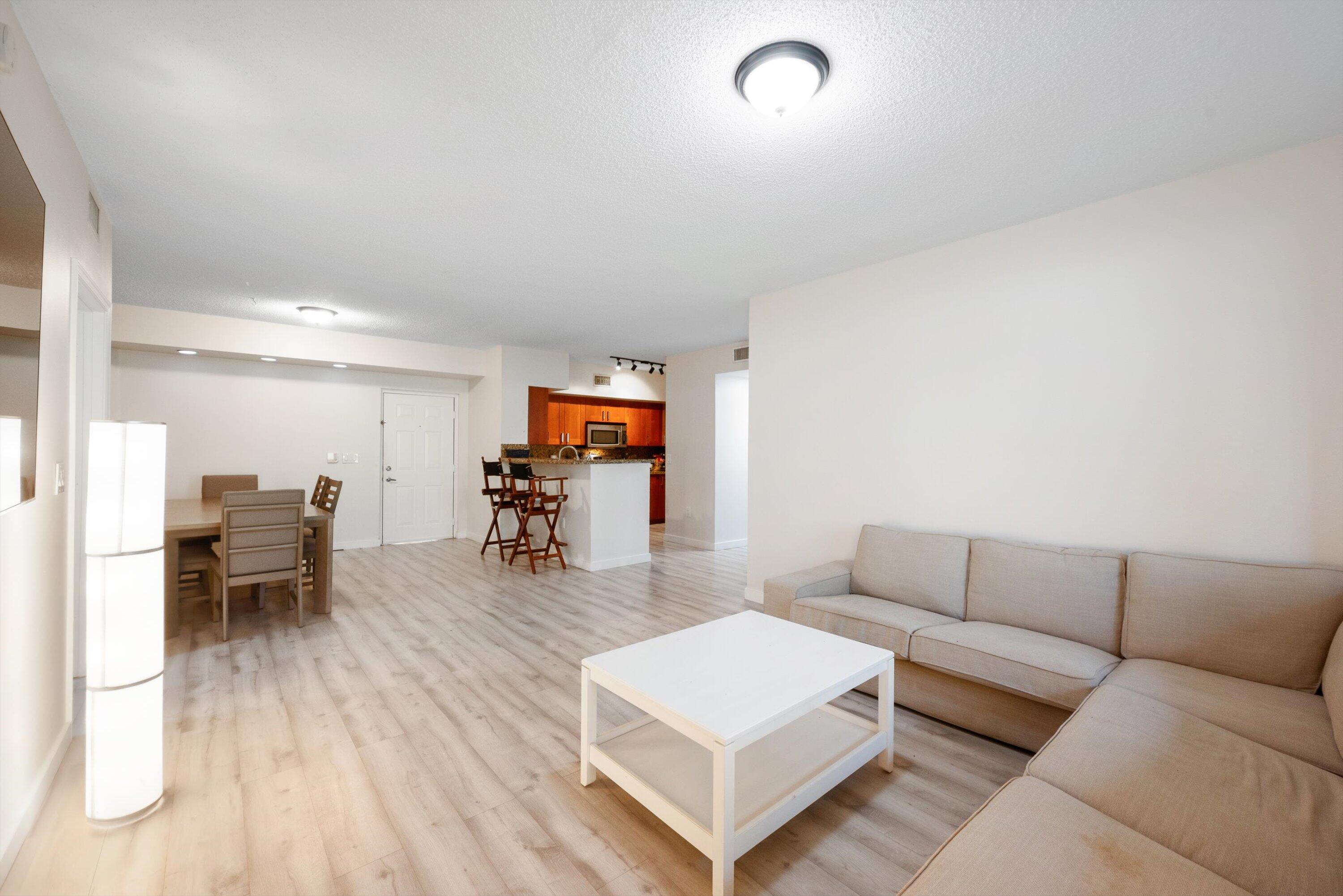 11760 St Andrews Place 102, Wellington, Palm Beach County, Florida - 3 Bedrooms  
2 Bathrooms - 