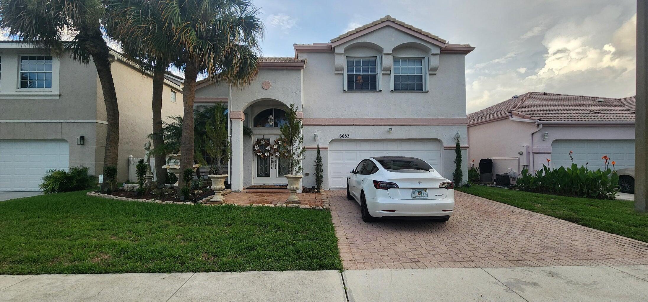 6683 Ashburn Road, Lake Worth, Palm Beach County, Florida - 4 Bedrooms  
3 Bathrooms - 