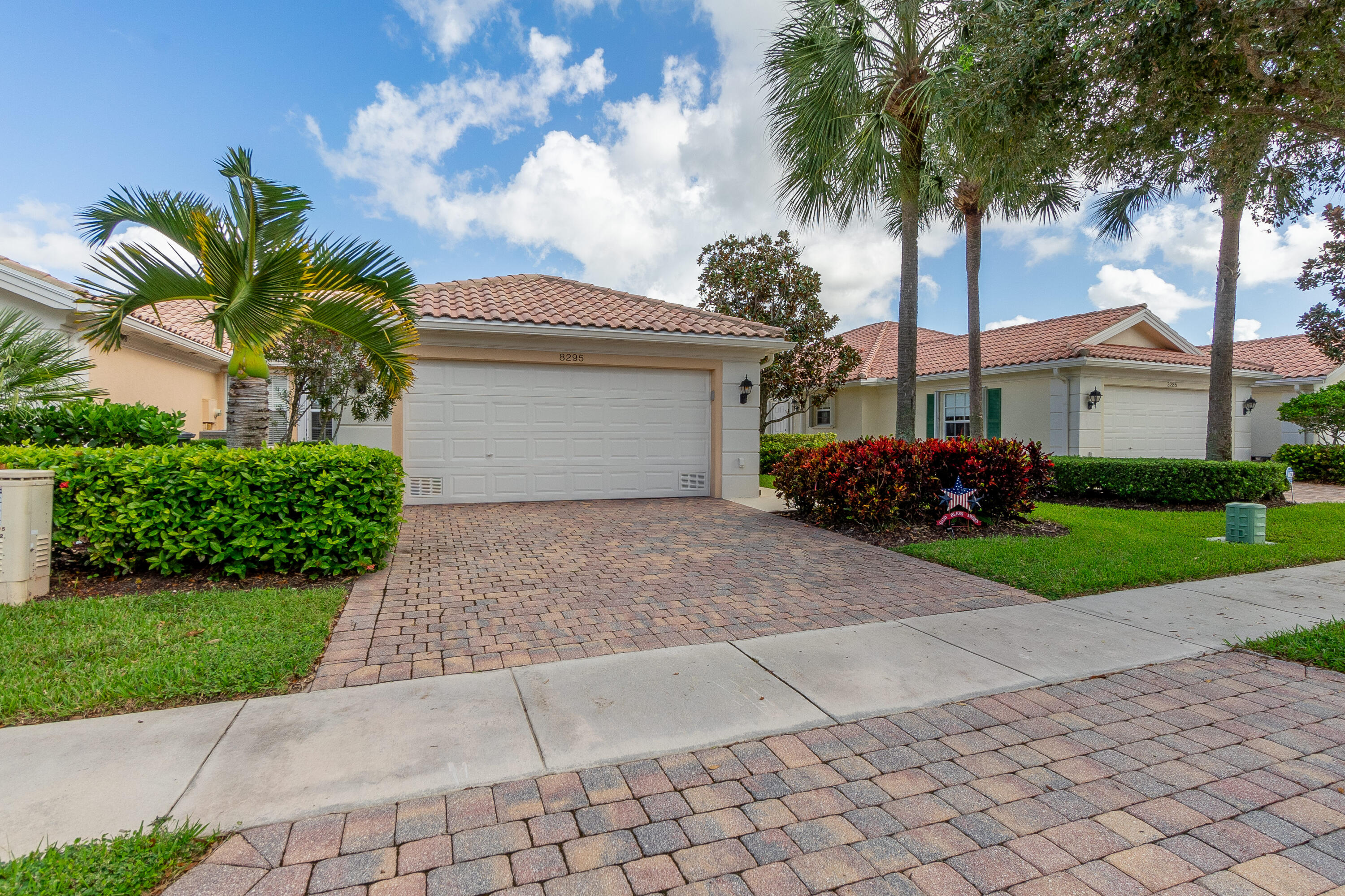 8295 Quito Place, Wellington, Palm Beach County, Florida - 2 Bedrooms  
2 Bathrooms - 