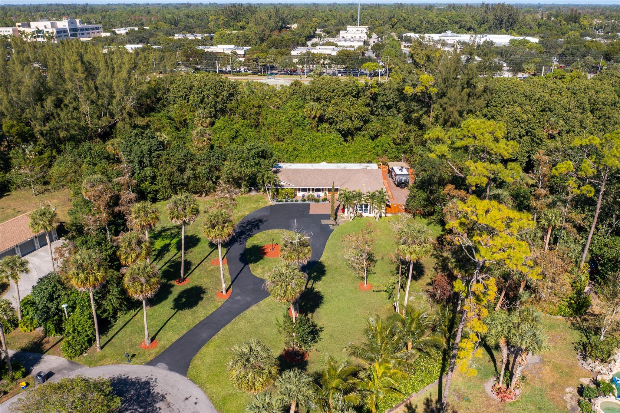 Property for Sale at 214 Quercus Court, Wellington, Palm Beach County, Florida - Bedrooms: 4 
Bathrooms: 3  - $998,500