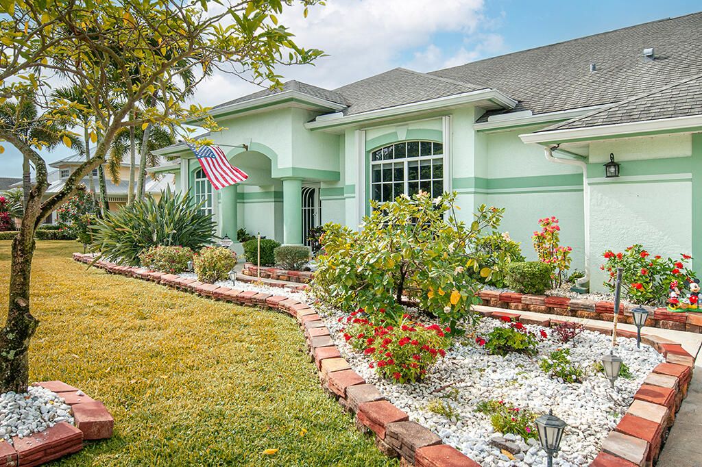 Photo of 2608 SW River Shore Drive, Port Saint Lucie, FL 34984 (MLS # RX-10802691)