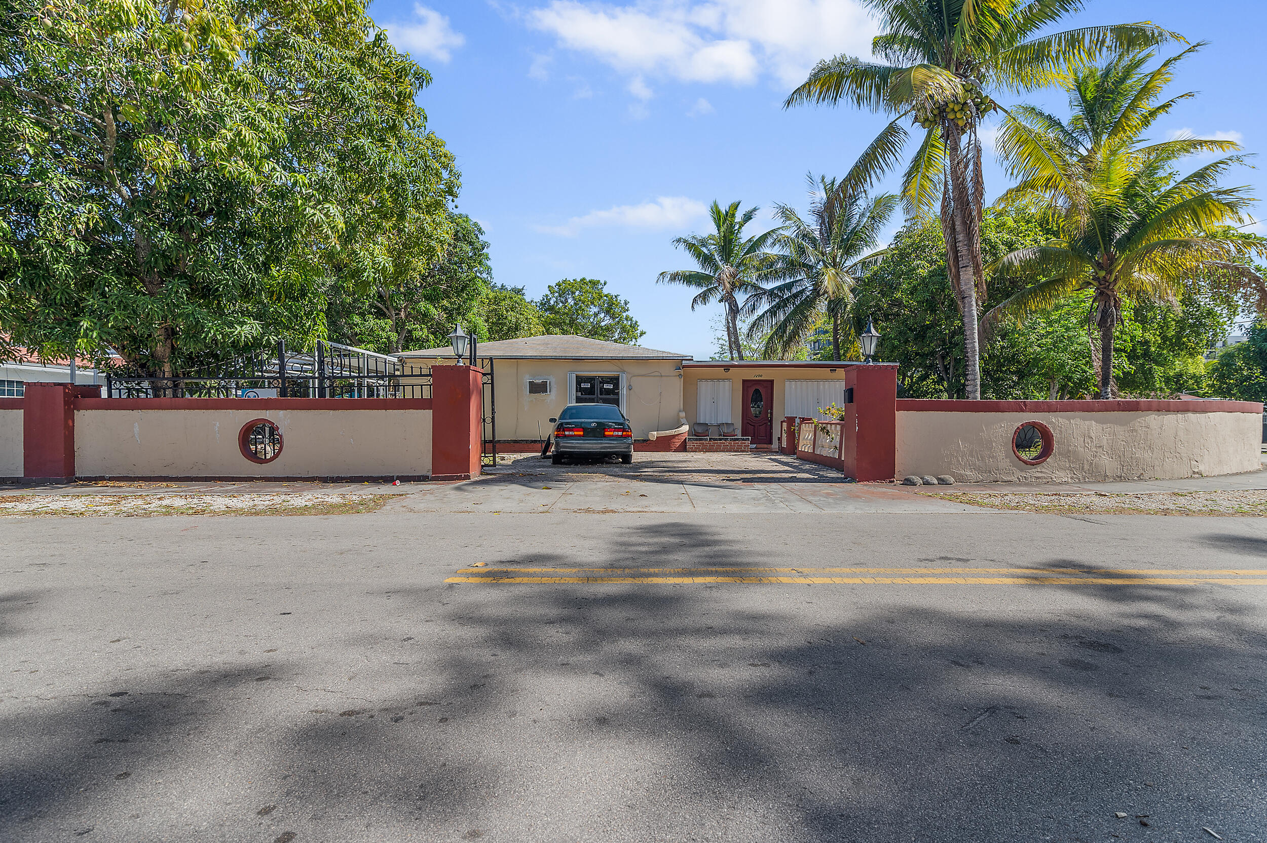 Listing image 1