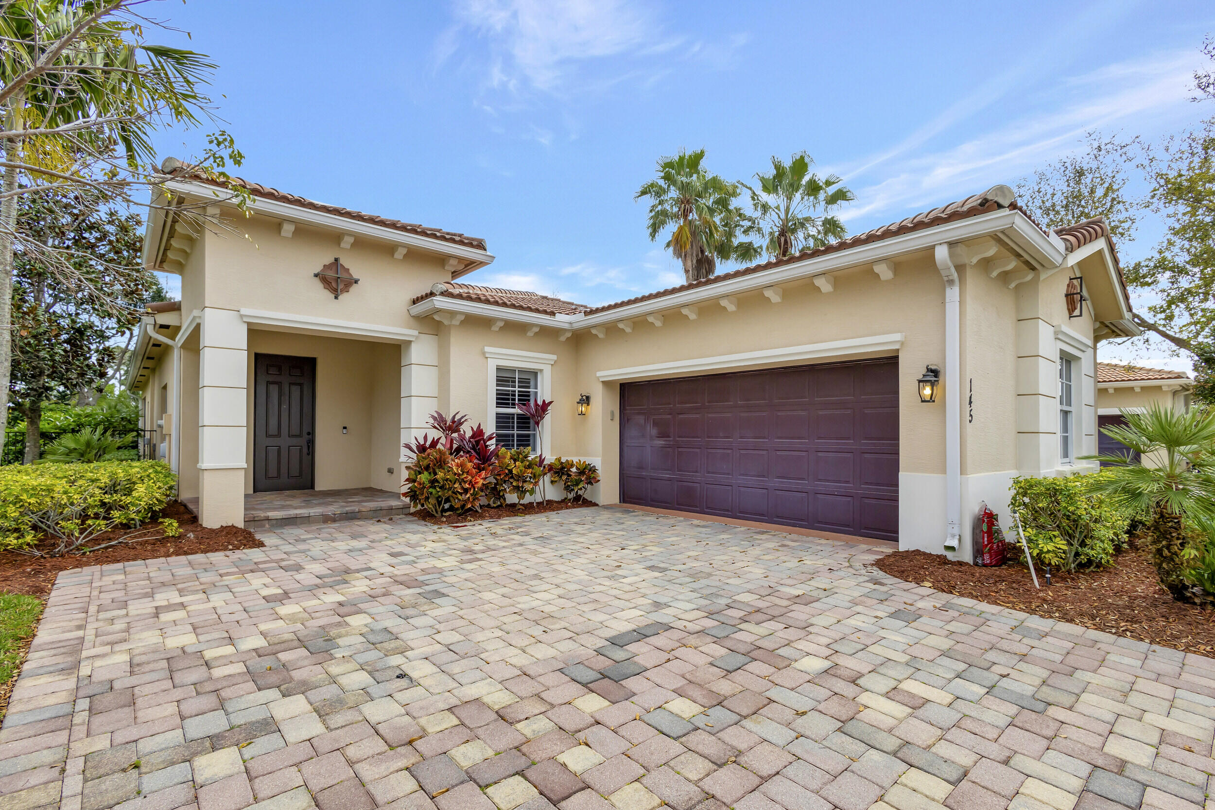 145 Porgee Rock Place, Jupiter, Palm Beach County, Florida - 4 Bedrooms  
2.5 Bathrooms - 