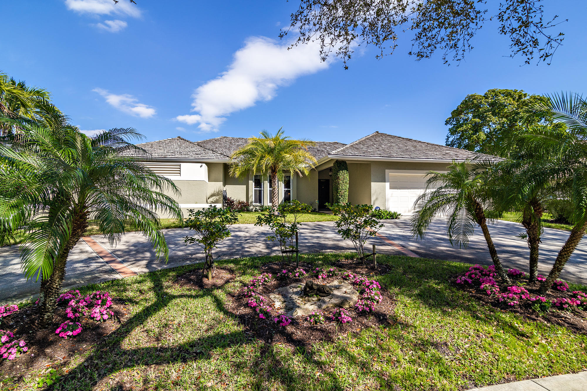 Photo 1 of 3800 Embassy Drive, West Palm Beach, Florida, $549,000, Web #: 10498012