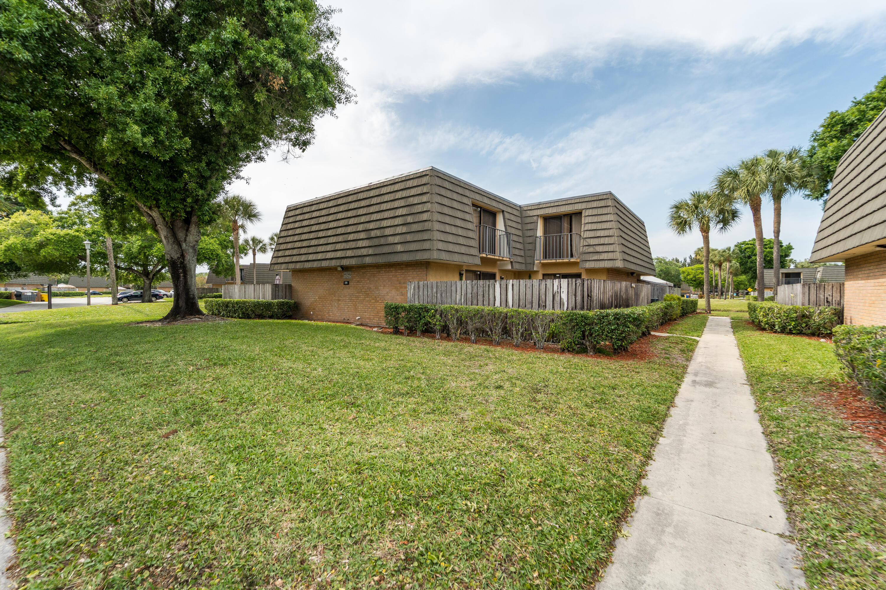 Property for Sale at 3704 37th Way, West Palm Beach, Palm Beach County, Florida - Bedrooms: 2 
Bathrooms: 2.5  - $225,000