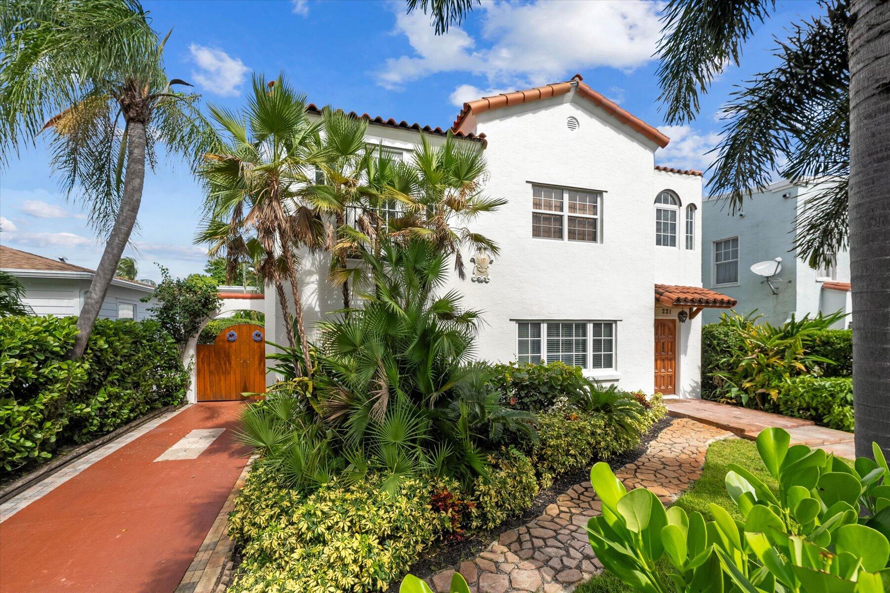 Property for Sale at 221 Greymon Drive, West Palm Beach, Palm Beach County, Florida - Bedrooms: 5 
Bathrooms: 3.5  - $2,399,000