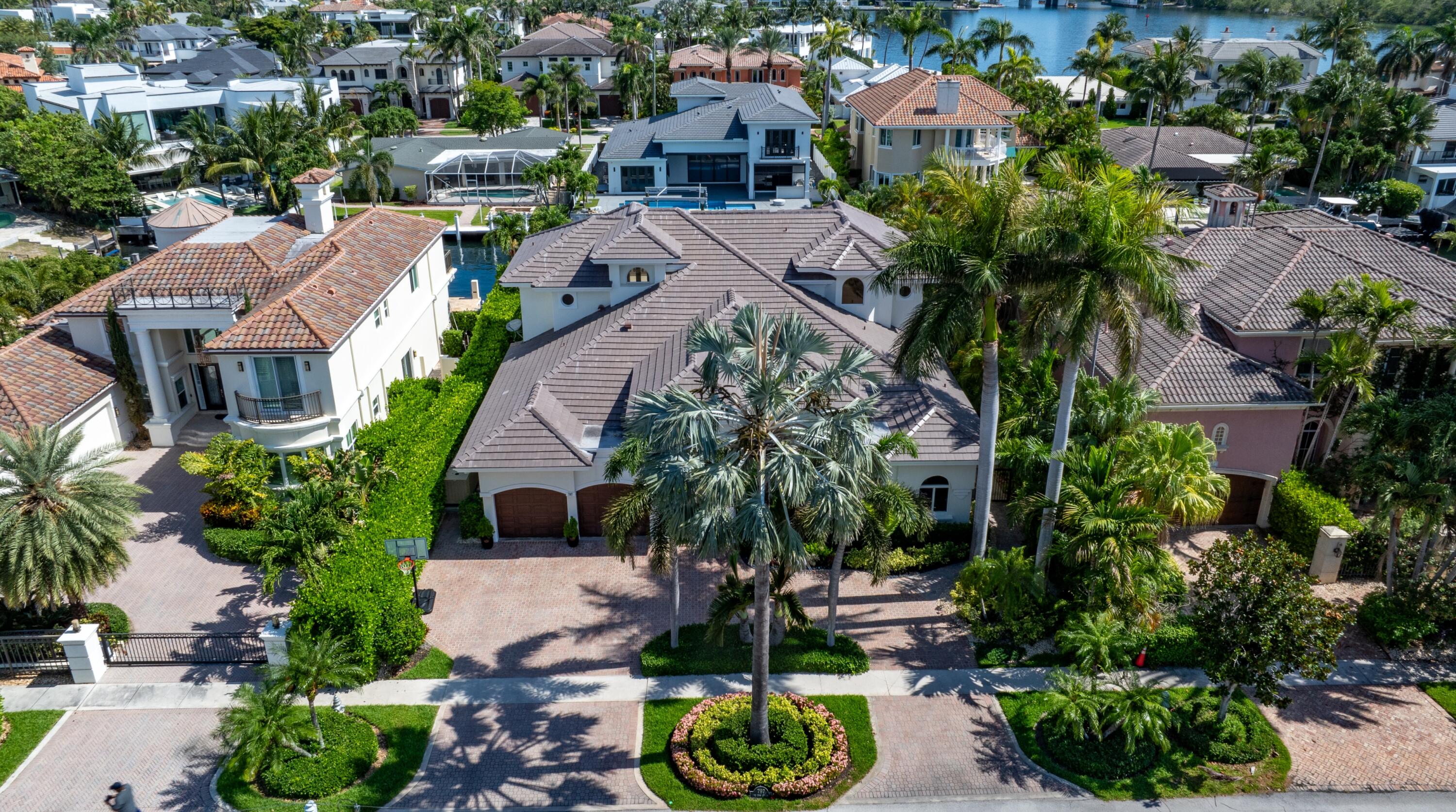 797 Ne 33rd Street, Boca Raton, Palm Beach County, Florida - 5 Bedrooms  
5.5 Bathrooms - 