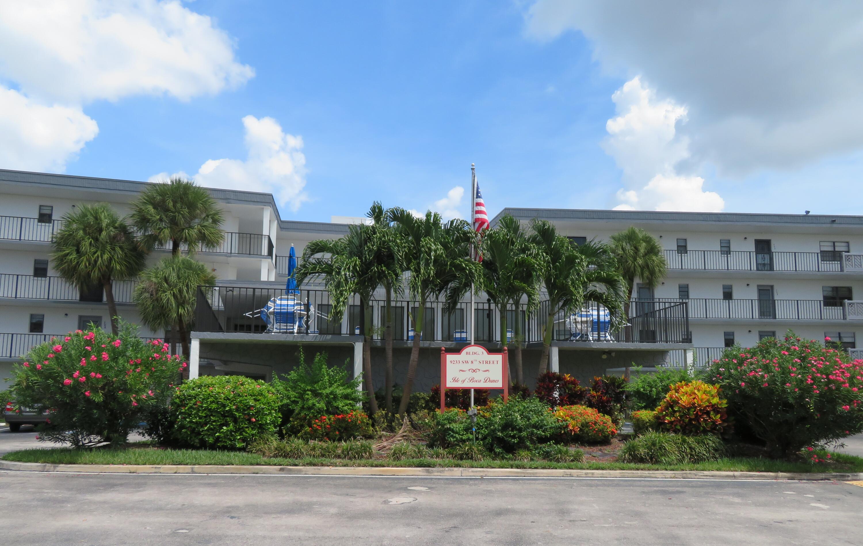 9233 Sw 8th Street 119, Boca Raton, Palm Beach County, Florida - 1 Bedrooms  
1.5 Bathrooms - 