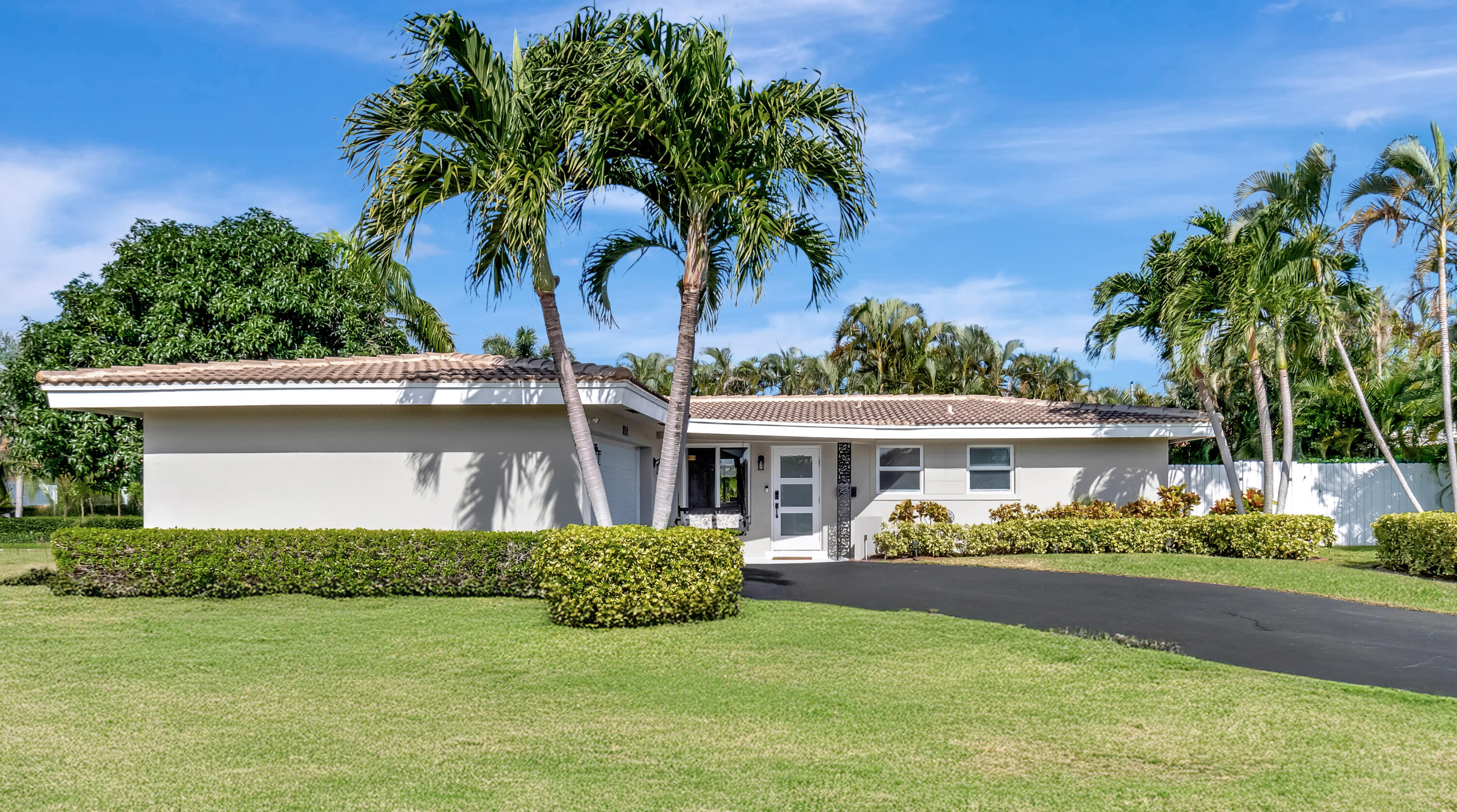 851 Sw 7th Street, Boca Raton, Palm Beach County, Florida - 4 Bedrooms  
2 Bathrooms - 