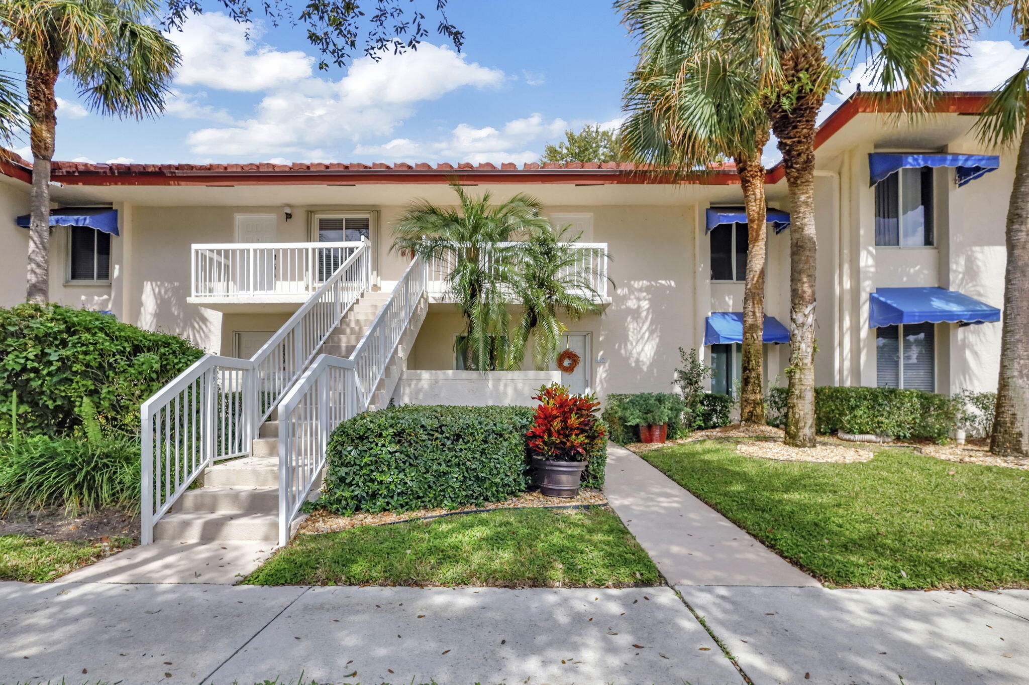 320 Nw 67th Street C207, Boca Raton, Palm Beach County, Florida - 2 Bedrooms  
2 Bathrooms - 
