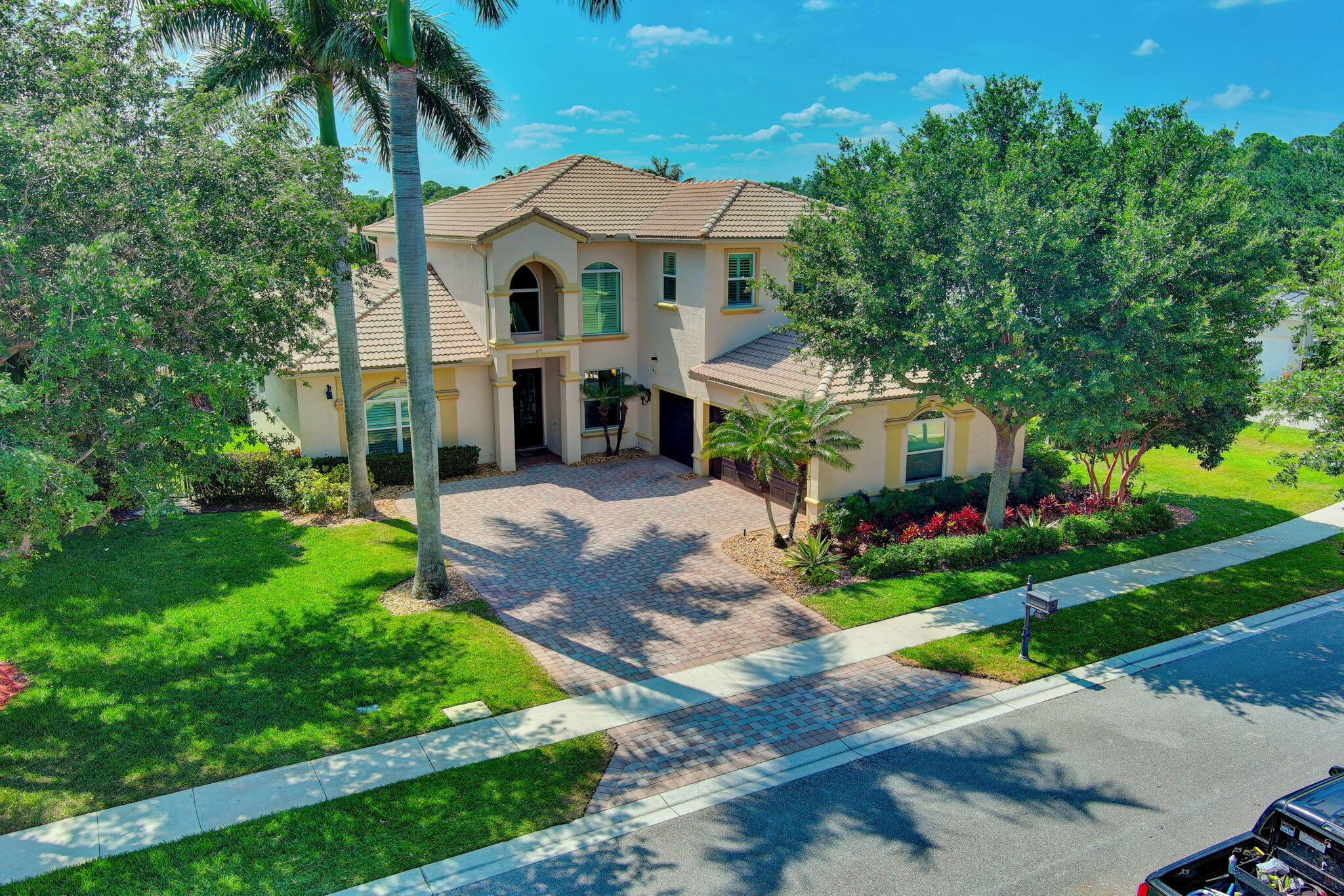 Property for Sale at 122 Sedona Way, Palm Beach Gardens, Palm Beach County, Florida - Bedrooms: 5 
Bathrooms: 4.5  - $1,699,000