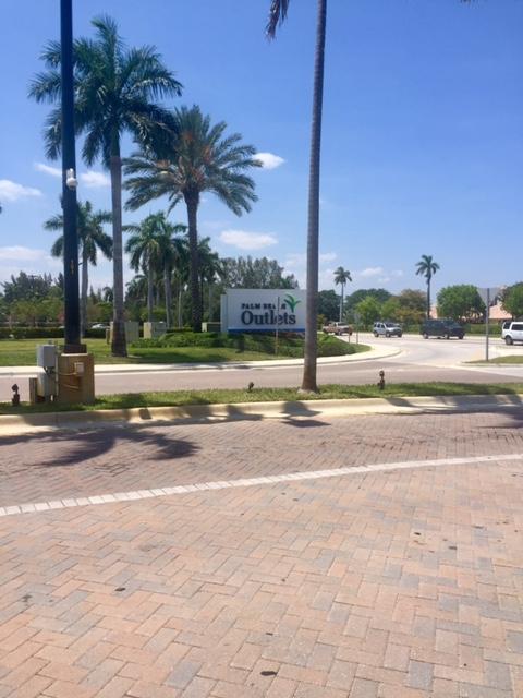 Photo 1 of 1700 Embassy Drive 412, West Palm Beach, Florida, $1,590, Web #: 10438302