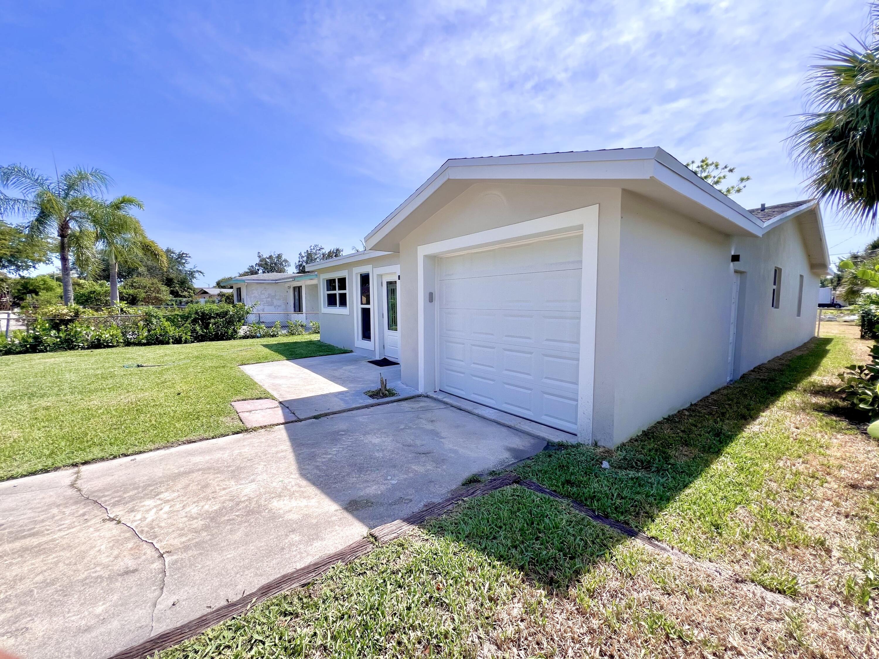 Property for Sale at 118 Sw 9th Avenue, Delray Beach, Palm Beach County, Florida - Bedrooms: 4 
Bathrooms: 2  - $764,500