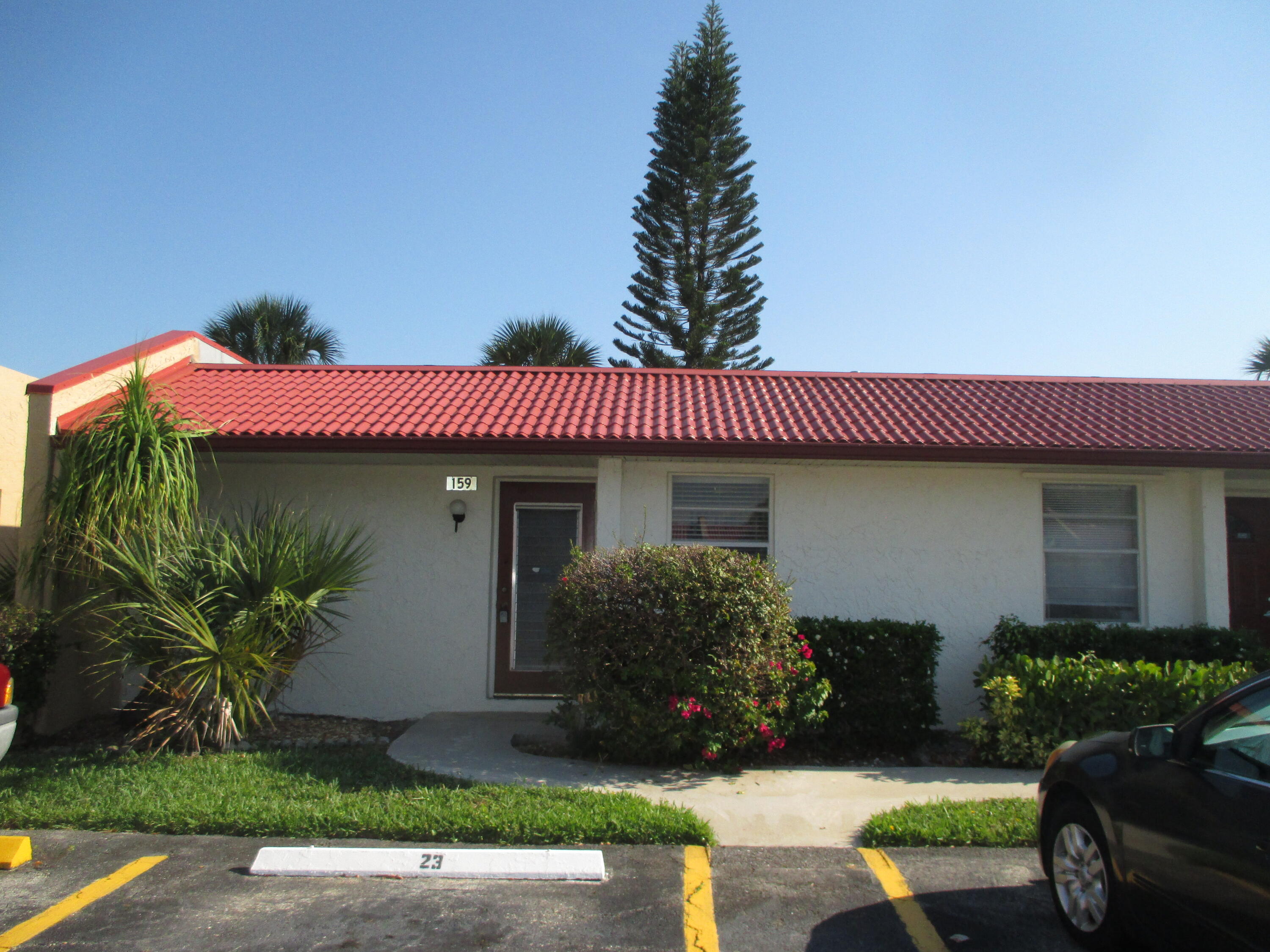 159 Lake Barbara Drive, West Palm Beach, Palm Beach County, Florida - 1 Bedrooms  
1.5 Bathrooms - 