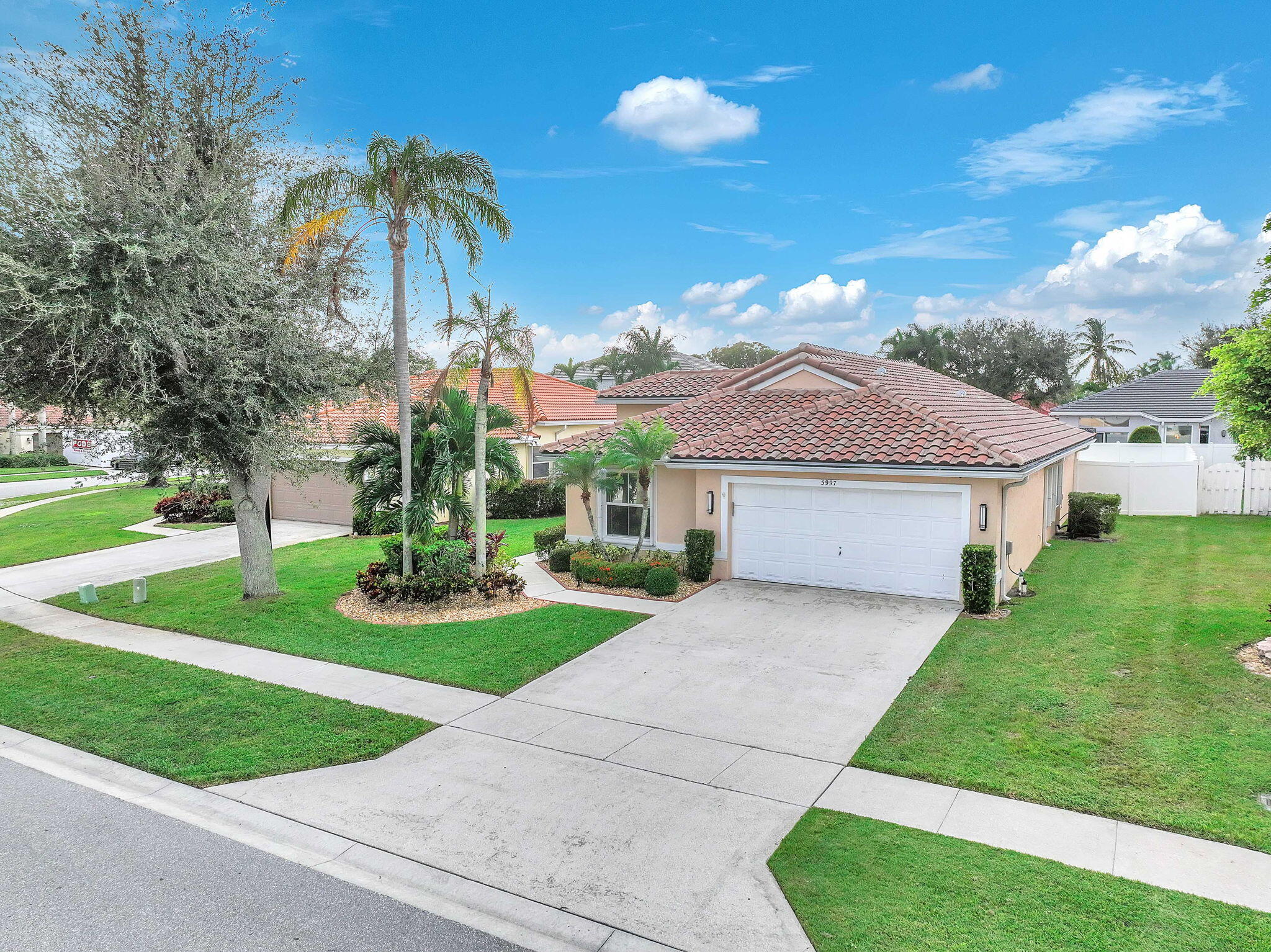 5997 Las Colinas Circle, Lake Worth, Palm Beach County, Florida - 3 Bedrooms  
2 Bathrooms - 